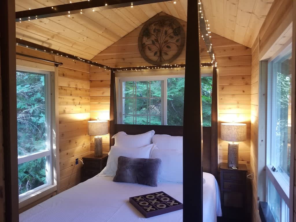 Large Estate Venue 2 hot tubs 2 treehouses - Picture 37