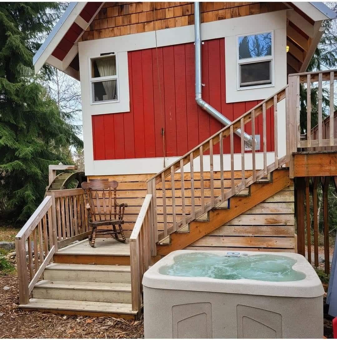 Large Estate Venue 2 hot tubs 2 treehouses - Picture 48