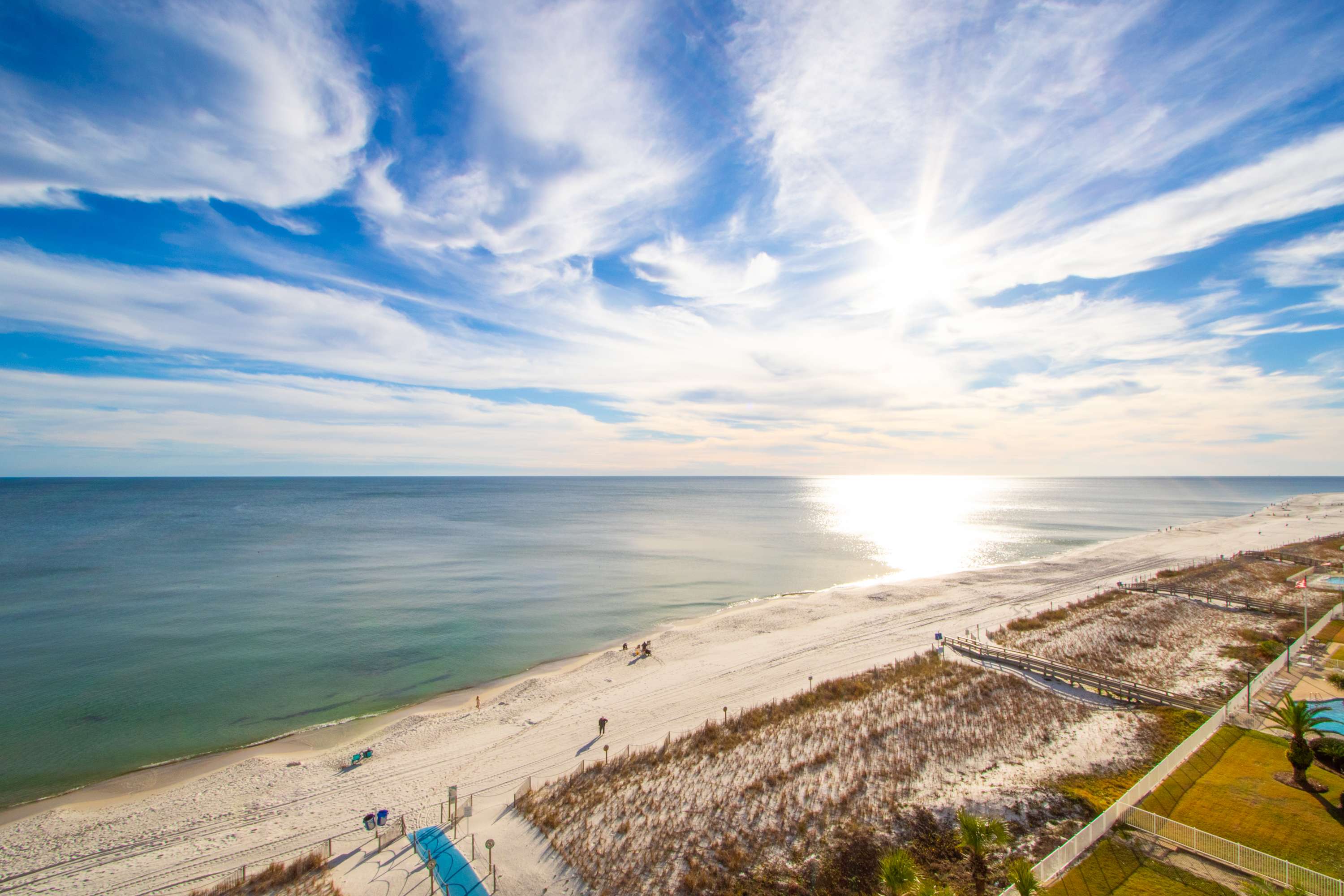 Beautiful 2B/2B Beach Views & Best Eats | Palmaway
