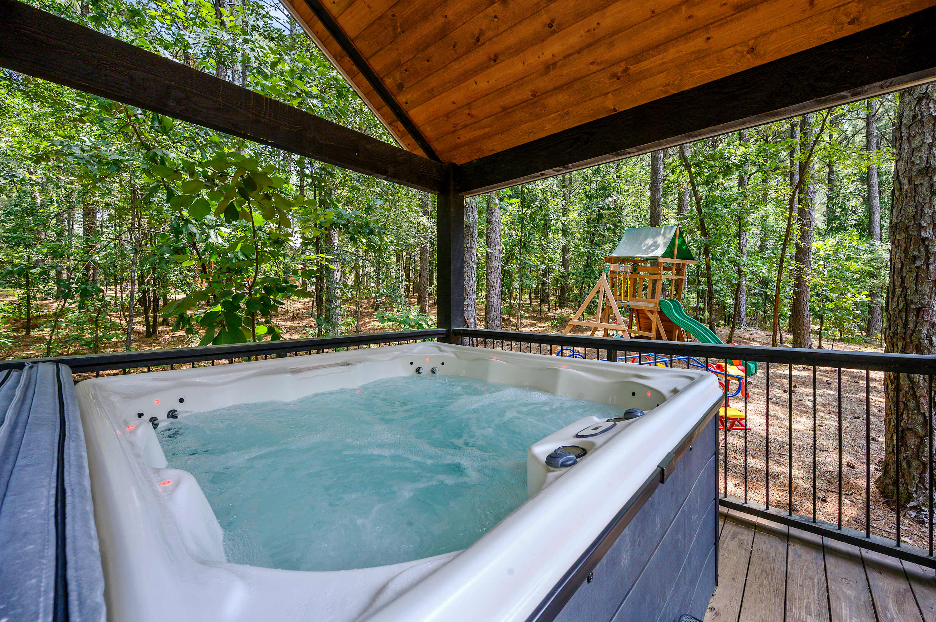 New!6BR Hot Tub-Firepit-Arcade-Playset! Sleeps 22!
