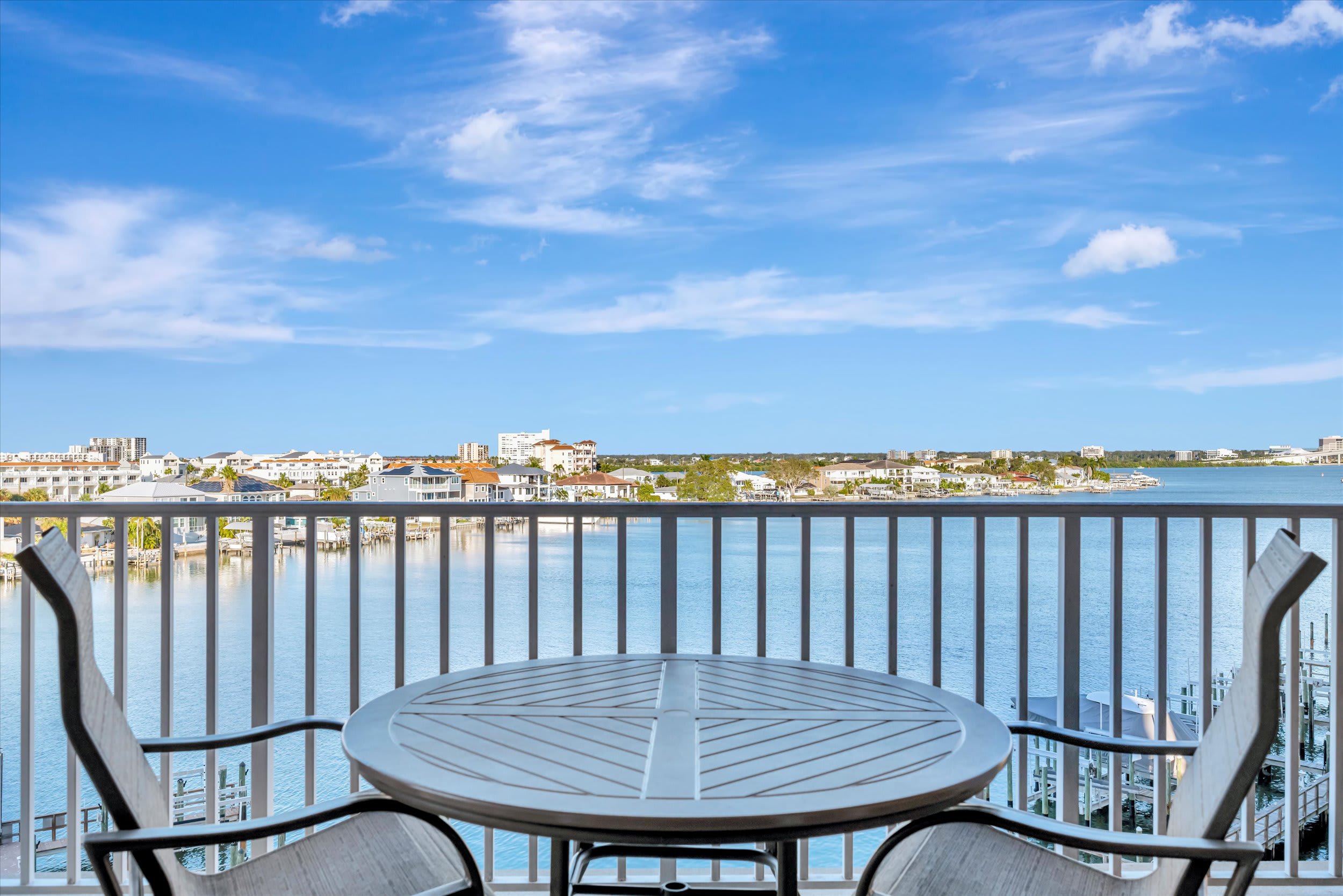27FT Waterview Balcony, walk to Clearwater Beach! — Clearwater, FL — vacation rental
