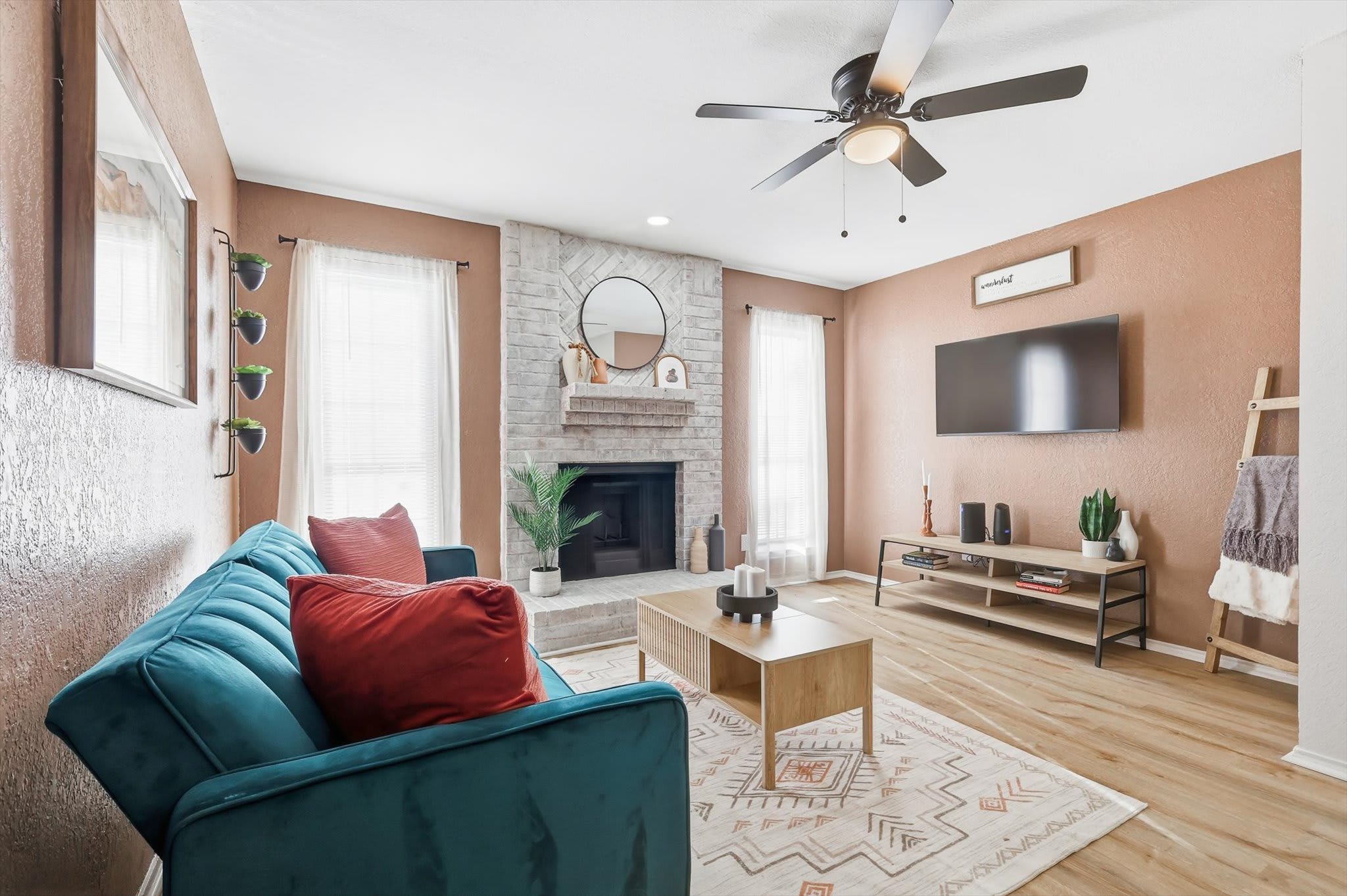 Cozy Cheerful 1-BD/1-BA Abode, Min to Attractions — Arlington, TX — vacation rental