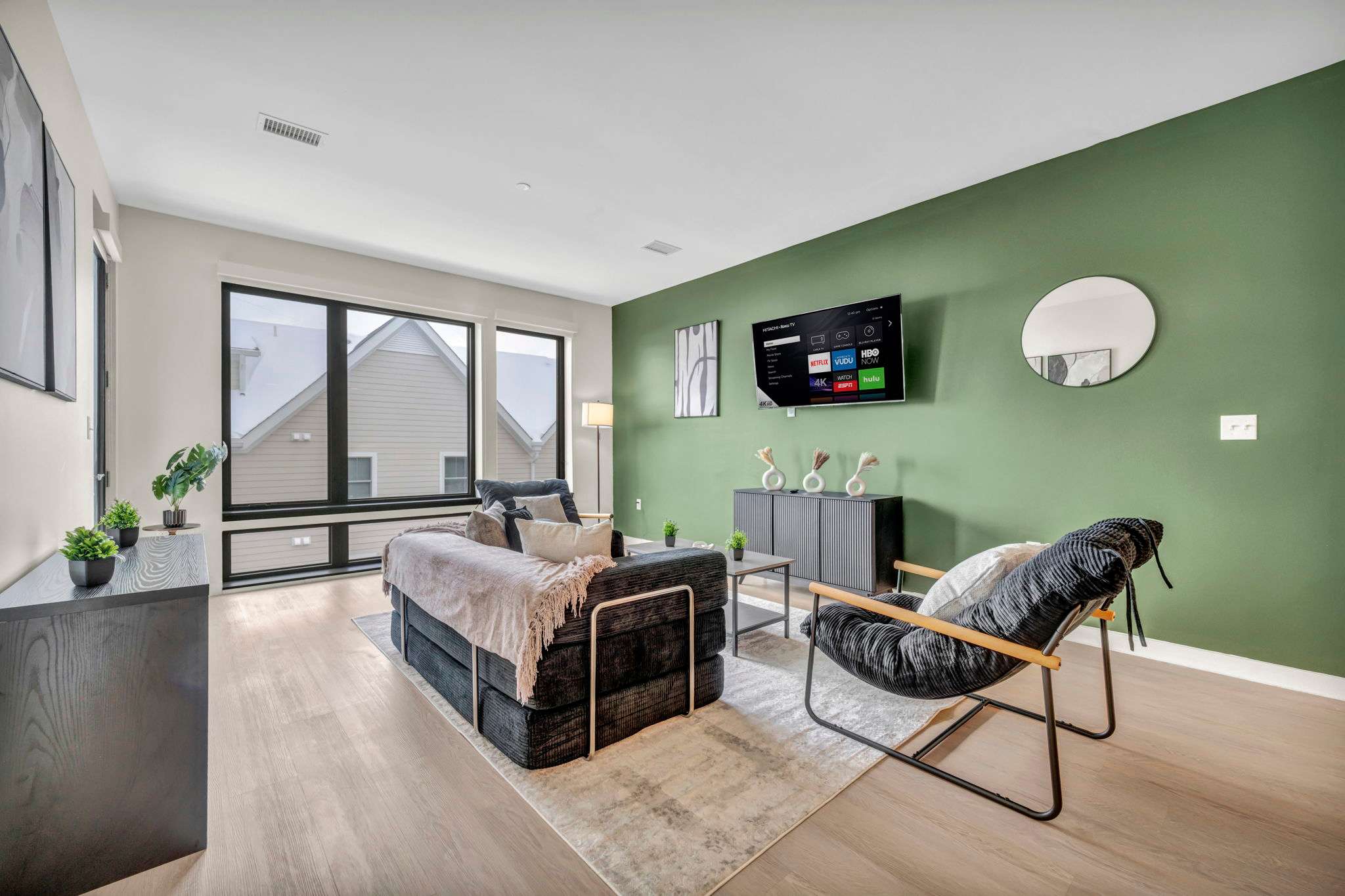 Walk To Cwru W Kingbed, Balcony, Gym, Parking, Wd - Cleveland