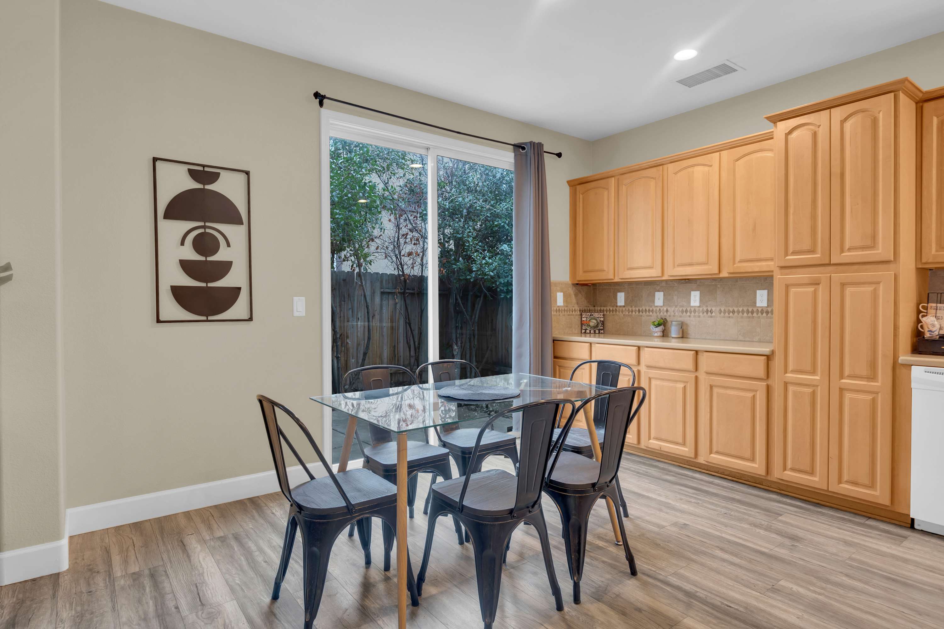 South Reno W/Great AC/5TVs/Sleeps 16/Pets OK — Reno, NV — vacation rental