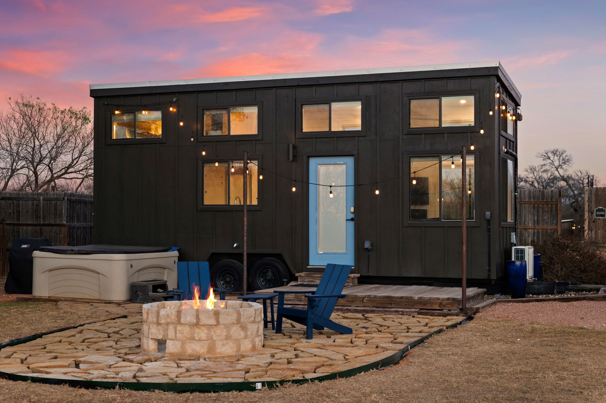 Henley Tiny Home - Hot Tub & Fire Pit — Fredericksburg, TX — vacation rental