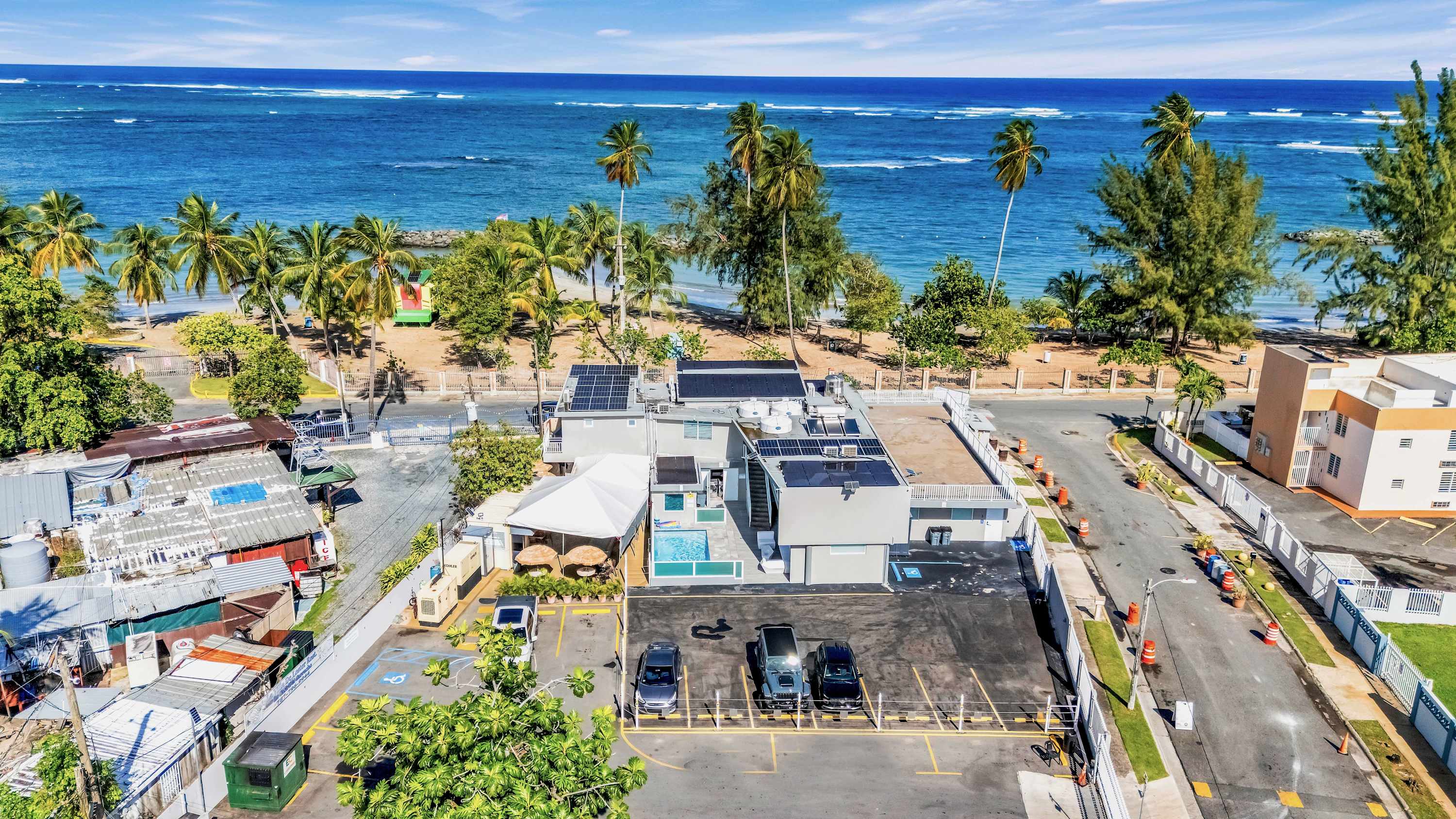 AQUA Terrazas 6+7 · 3BR Fun & Dining by the Beach