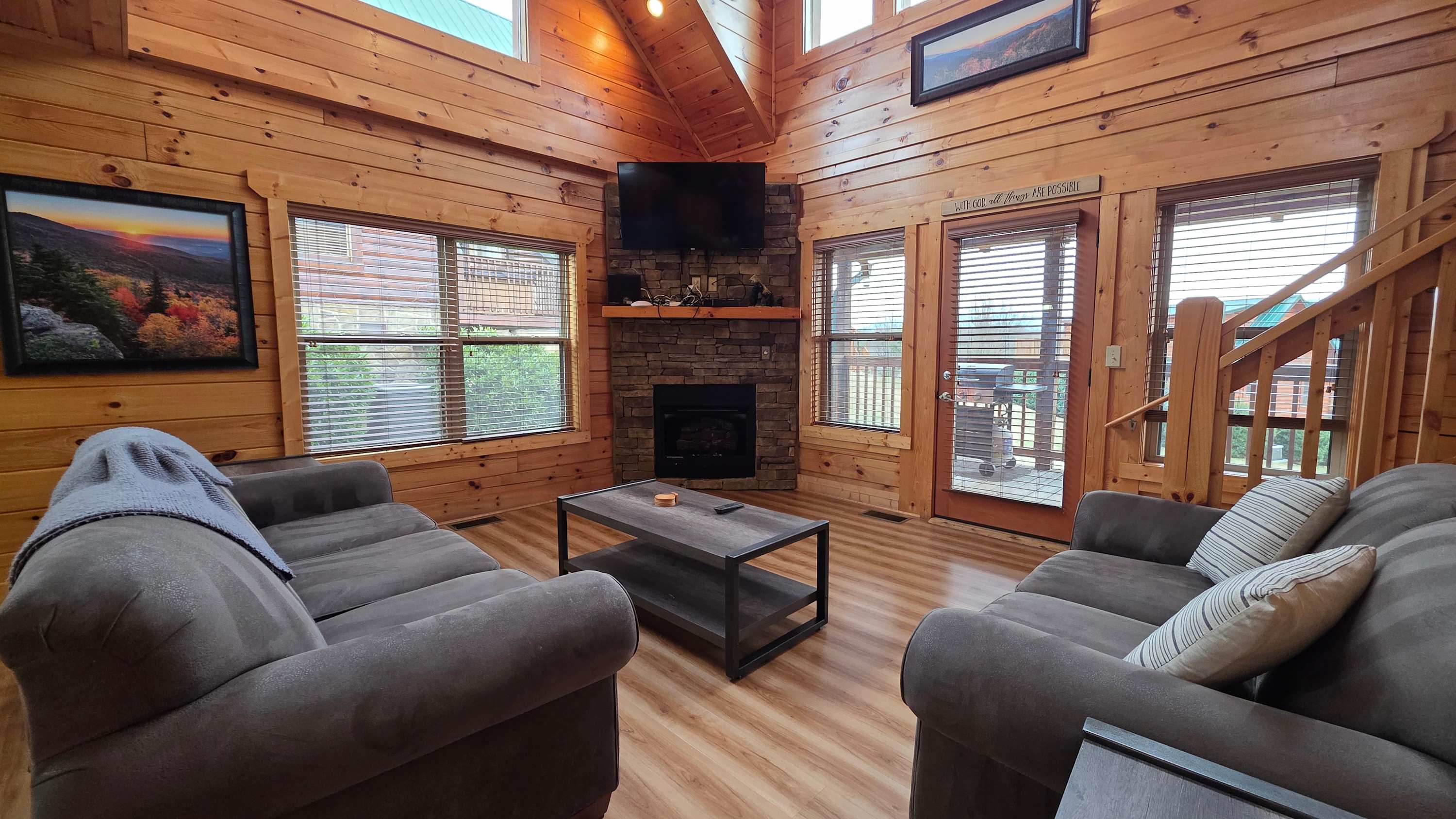 Handicap Friendly Cabin RetreatใปPool TableใปGrill โ Pigeon Forge, TN โ vacation rental