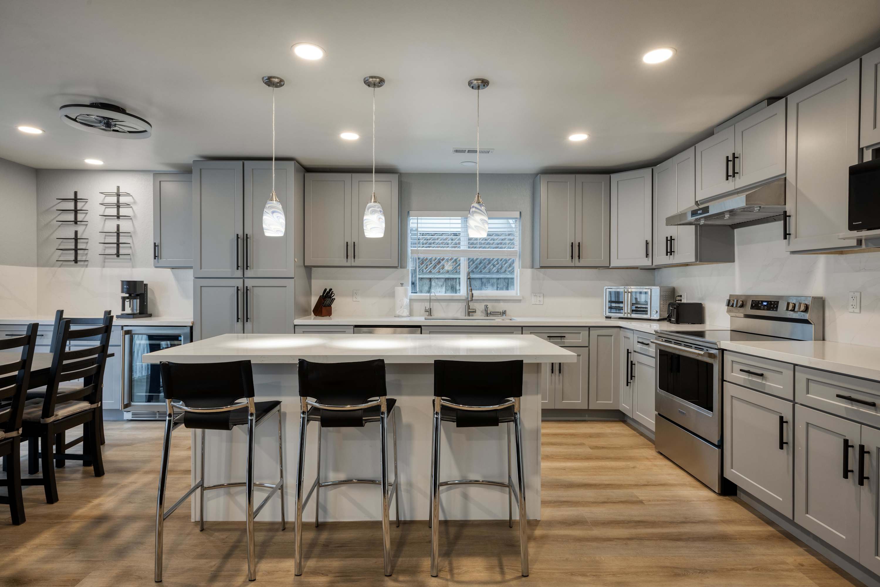 Modern 4BR Home, Sleeps 9, Near Silicon Valley — San Jose, CA — vacation rental