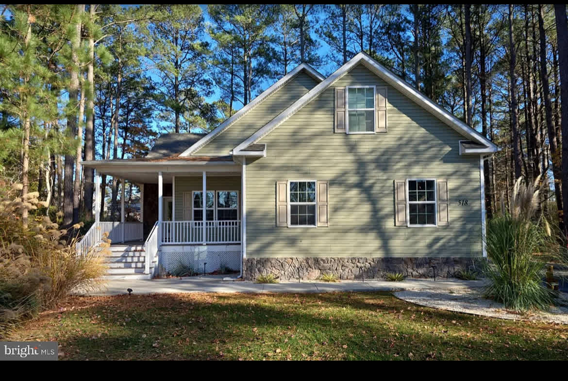 4 BR Waterfront Retreat with Dock and Game Room — Ocean Pines, MD — vacation rental
