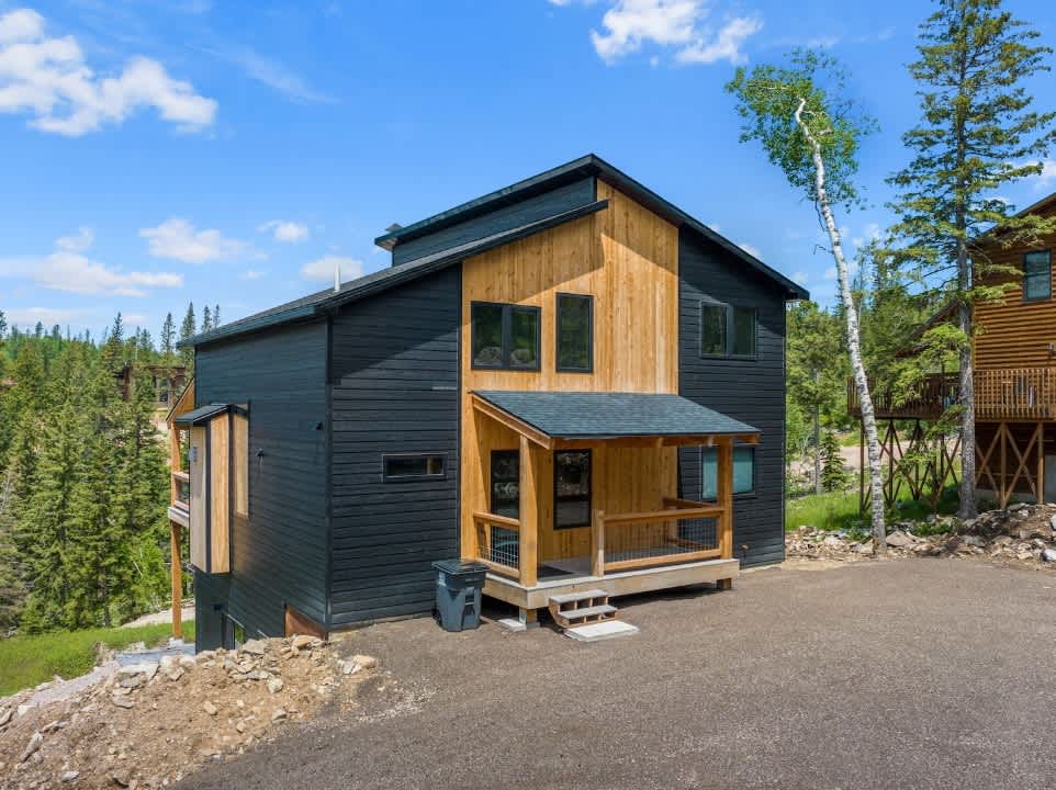 Summit Seeker - Modern Mountain Home — Lead, SD — vacation rental