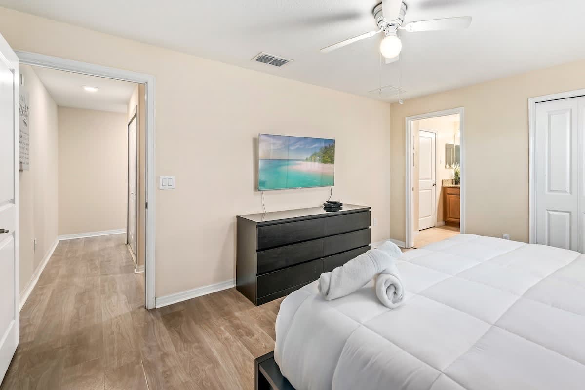 Townhome near Disney w/ pool & waterpark access