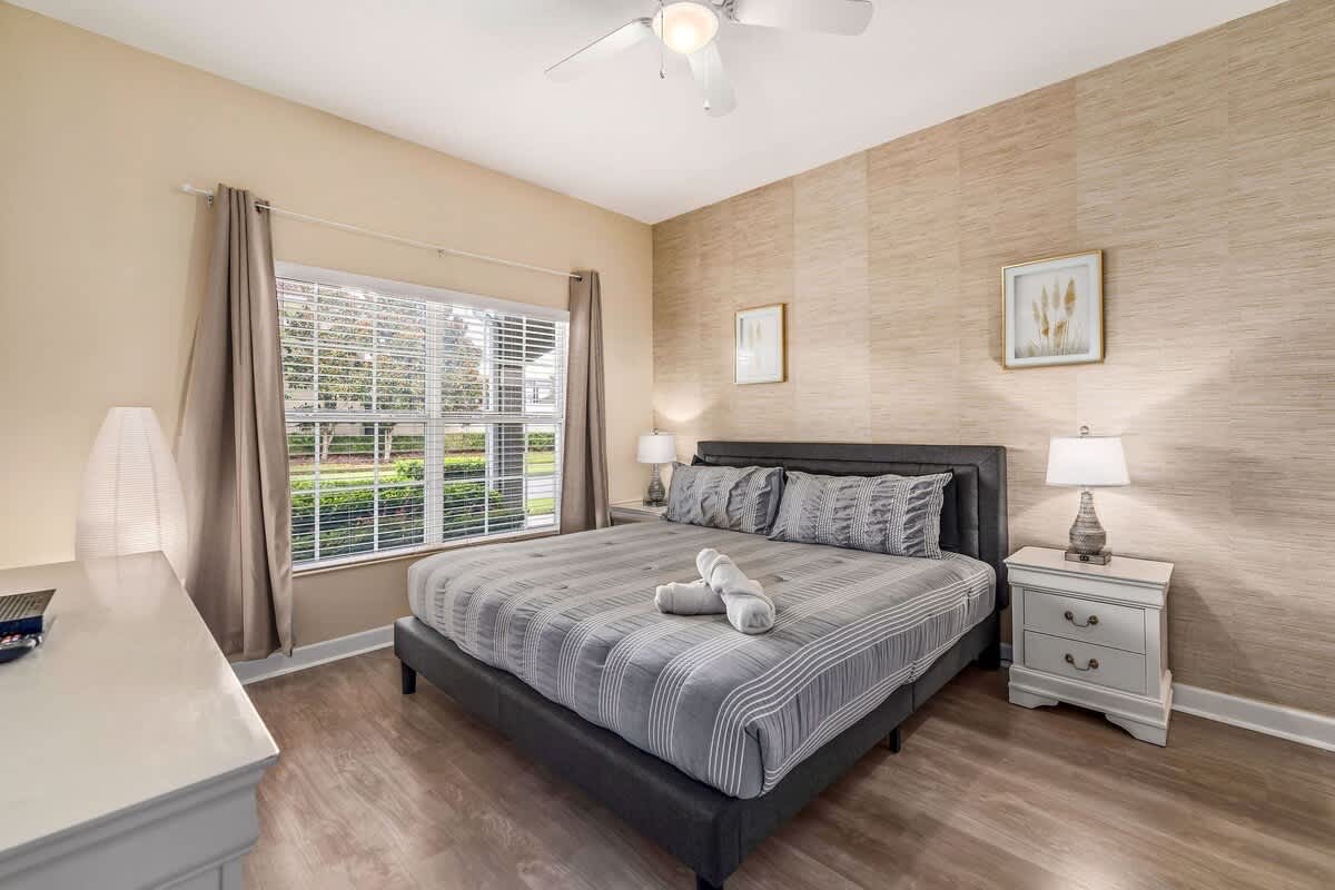 Townhome near Disney w/ pool & waterpark access