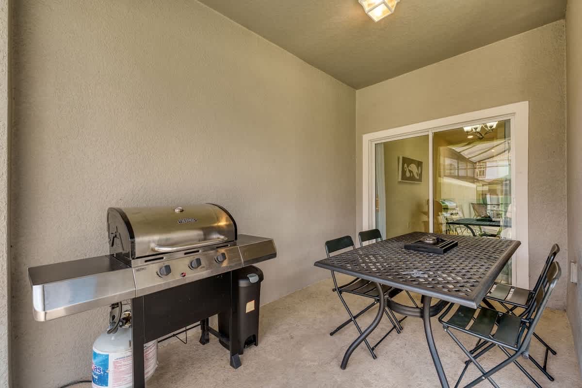 Townhome near Disney w/ pool & waterpark access