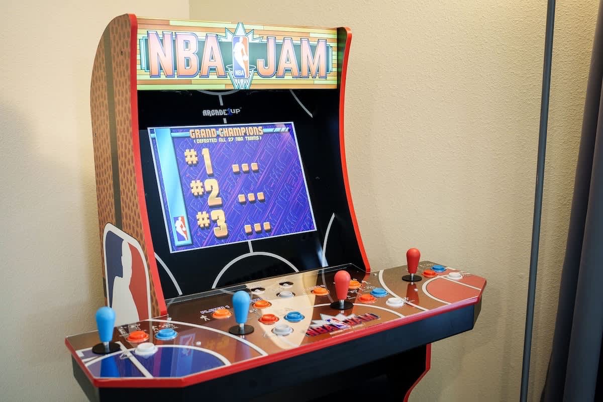 Townhome near Disney w/ pool & waterpark access