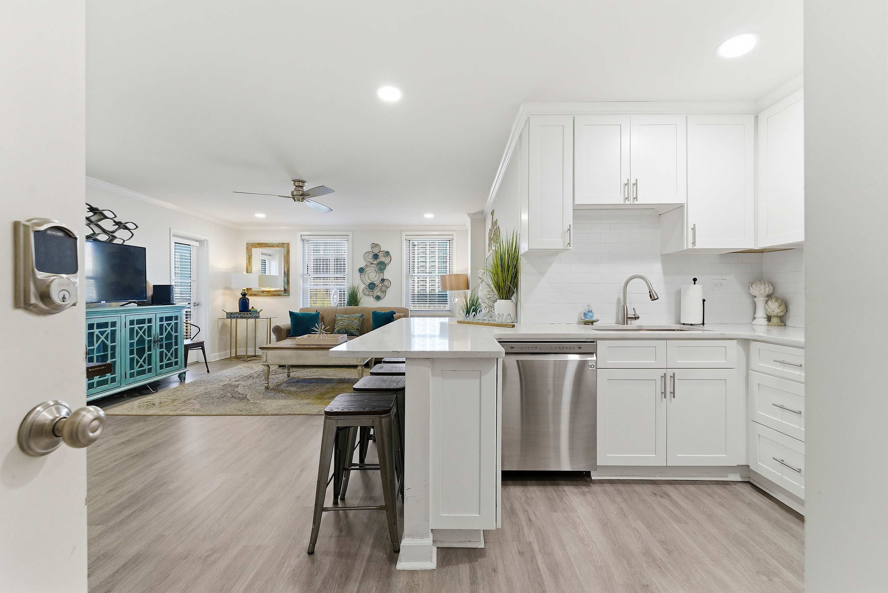 Downtown Delight For 4