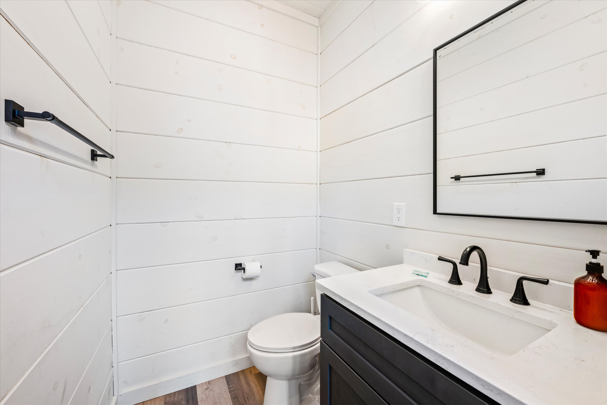 Serene cabin w/ pool, hot tub & game room