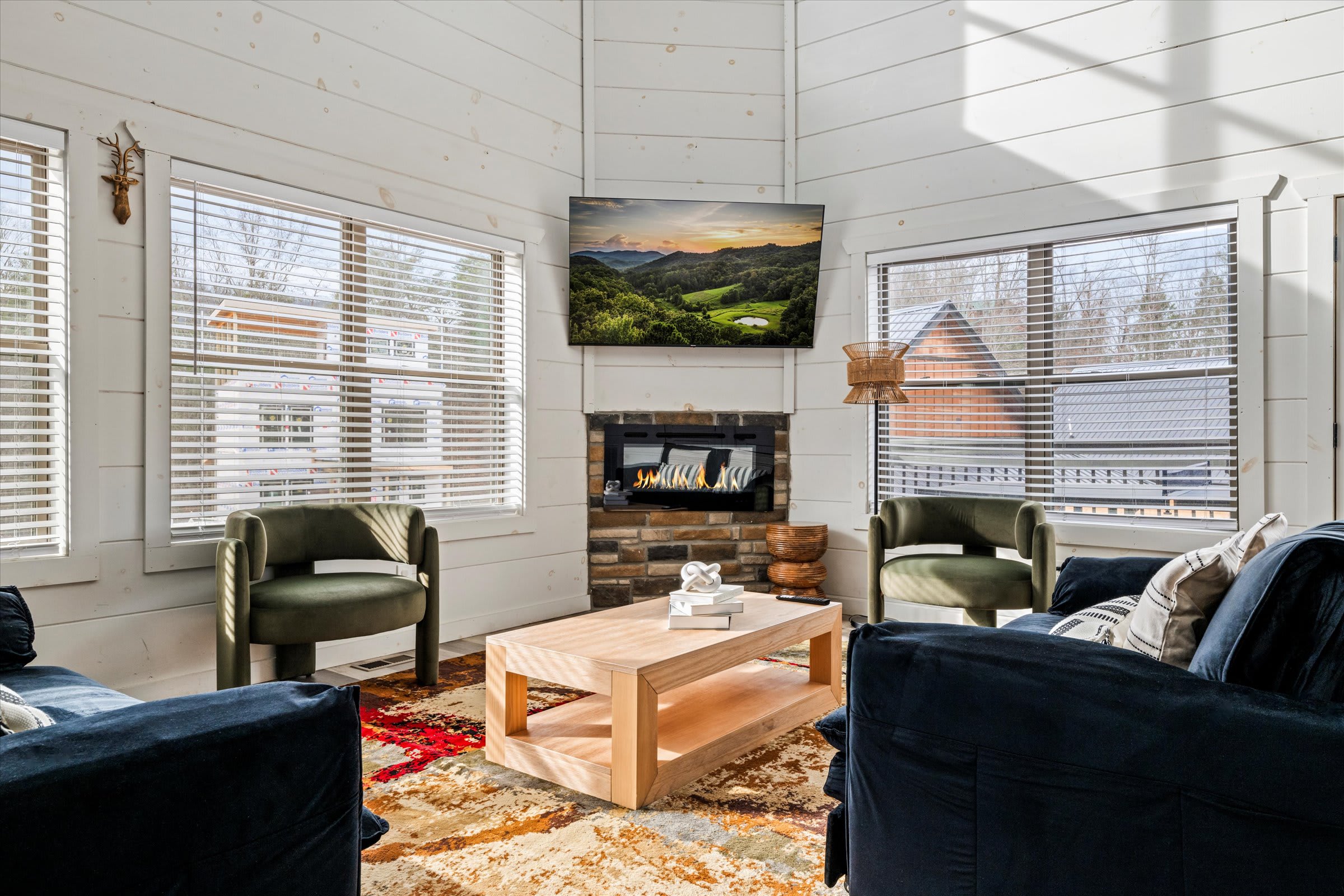 Serene cabin w/ pool, hot tub & game room