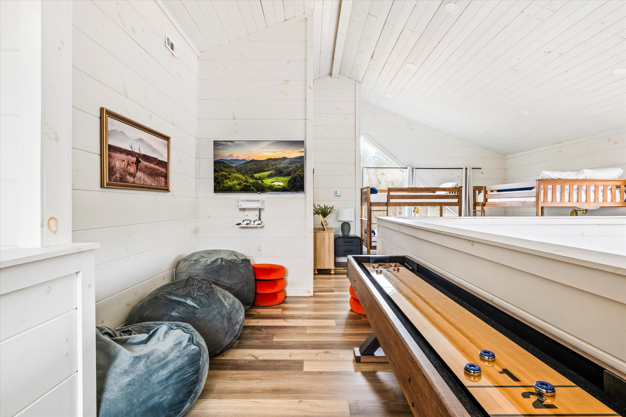 Serene cabin w/ pool, hot tub & game room