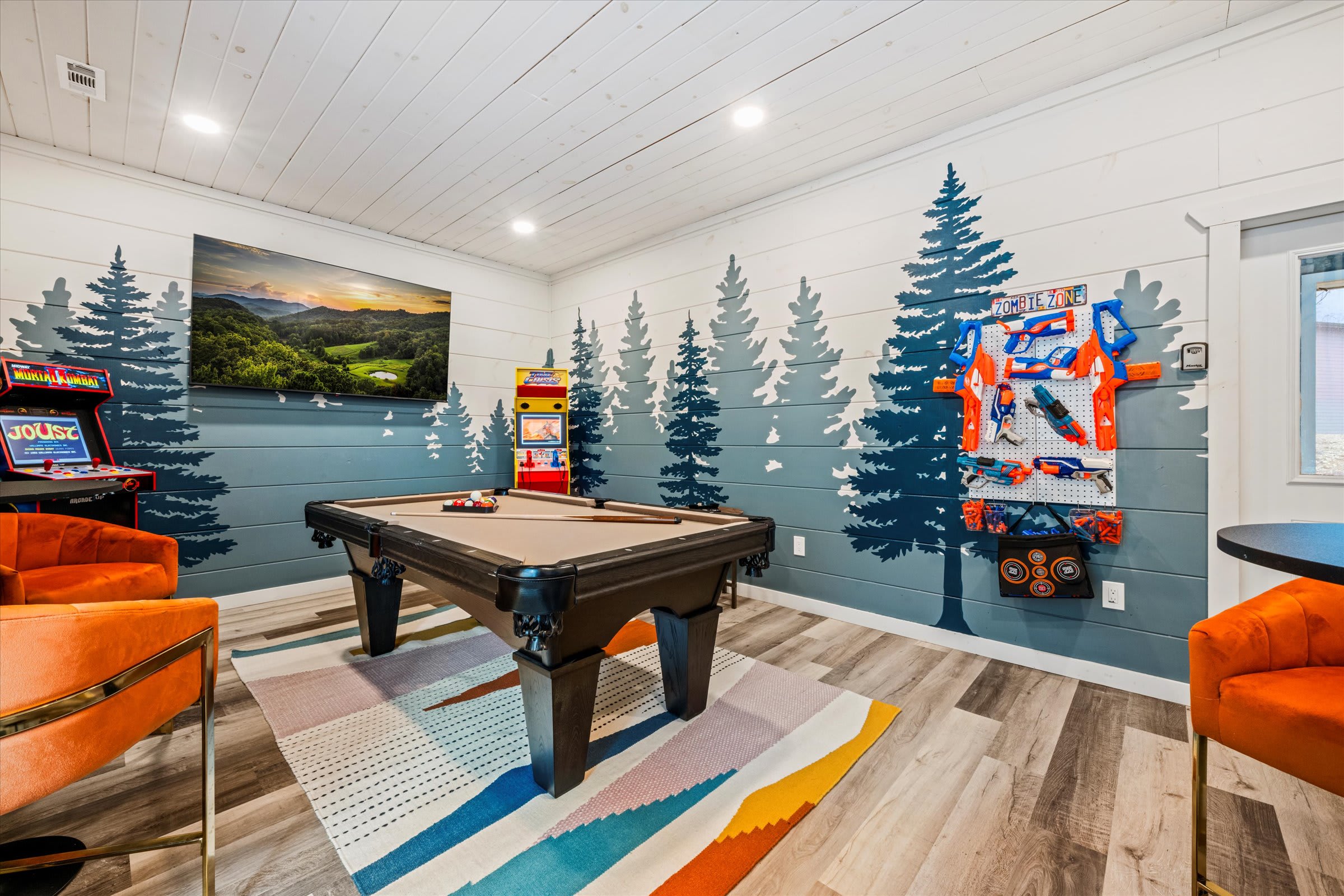 Serene cabin w/ pool, hot tub & game room