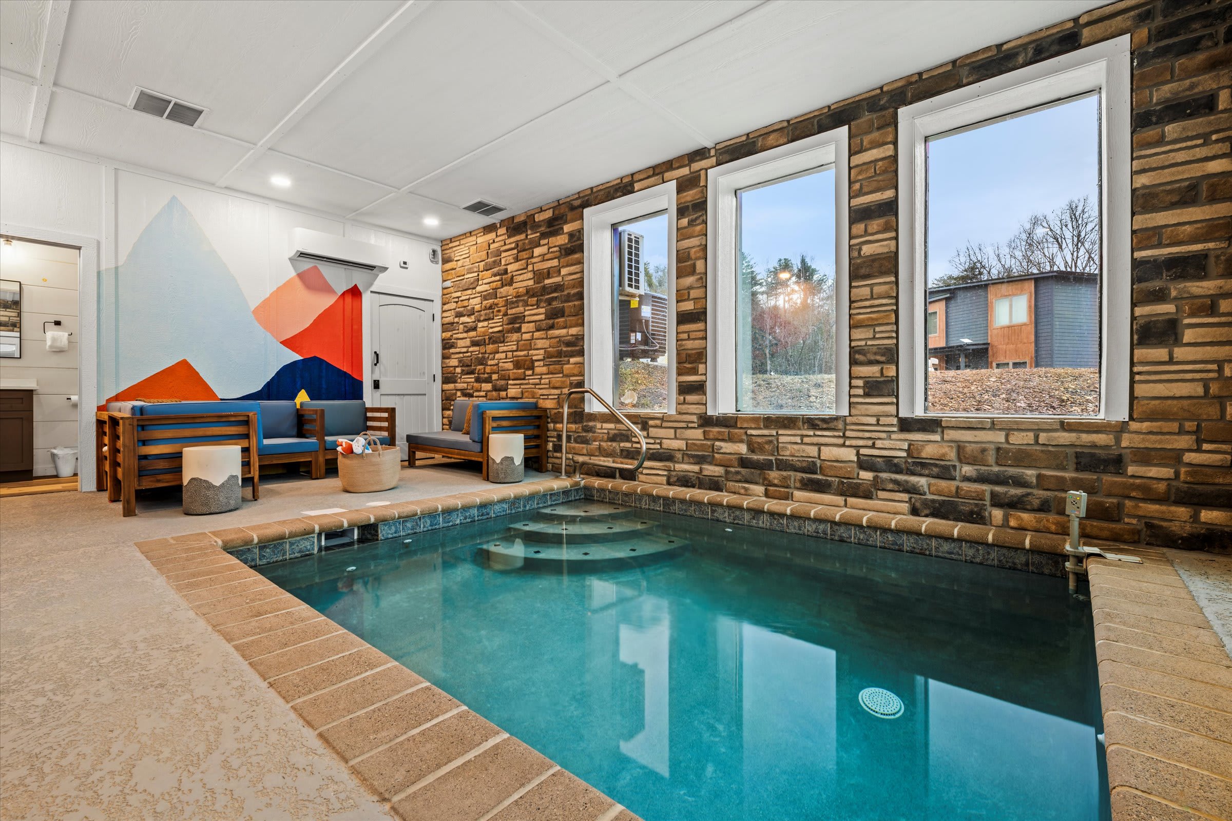 Serene cabin w/ pool, hot tub & game room