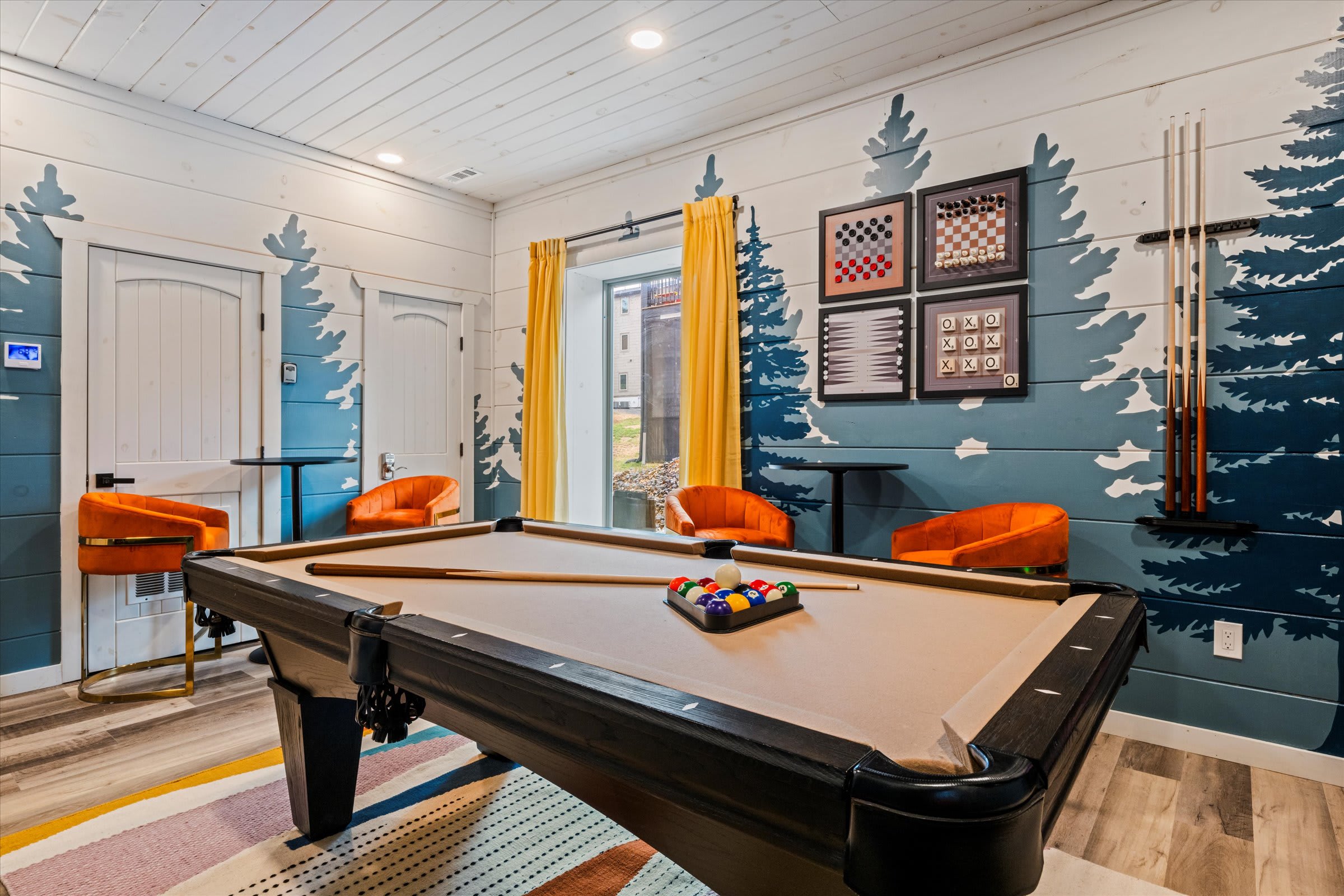 Serene cabin w/ pool, hot tub & game room