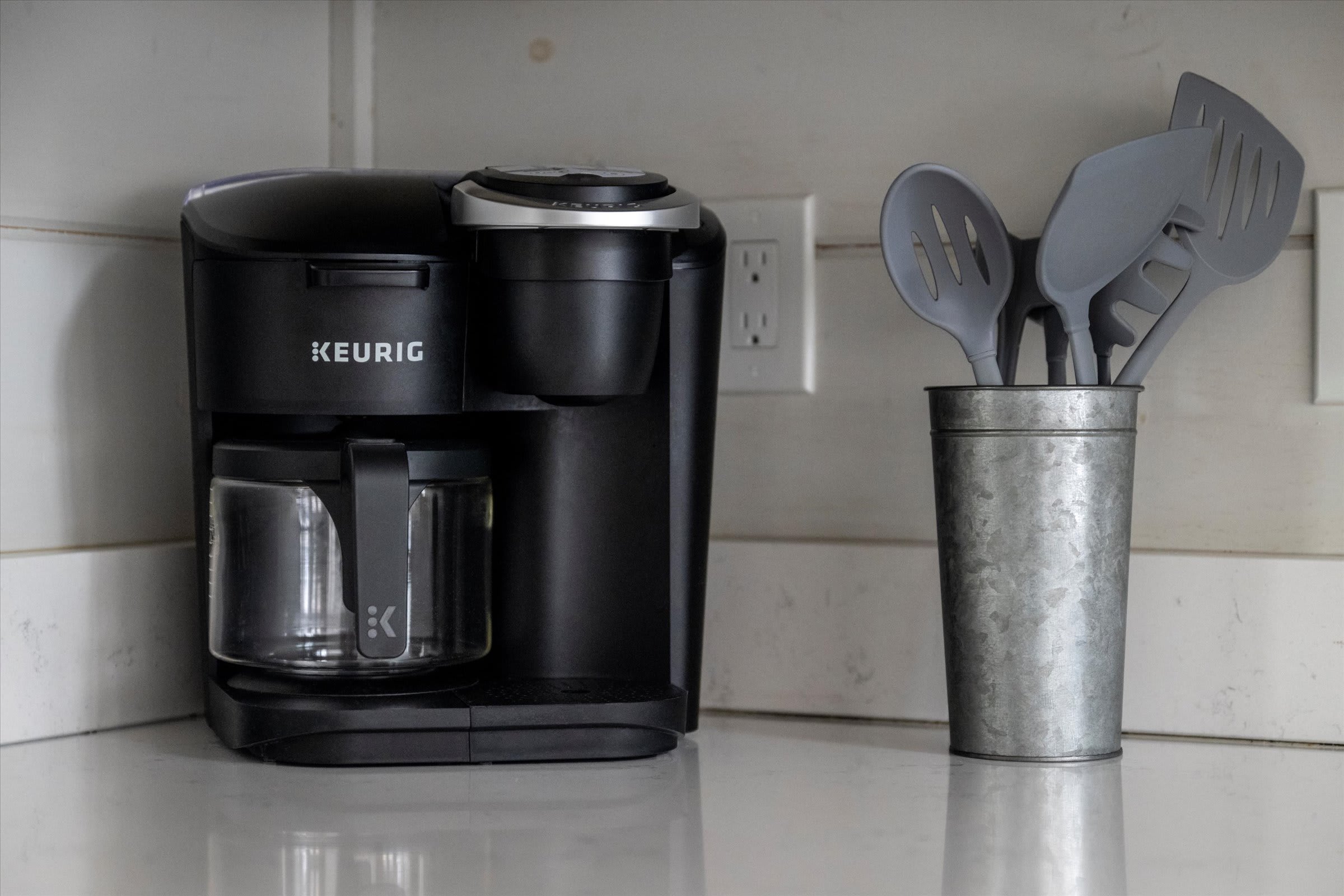 Serene cabin w/ pool, hot tub & game room