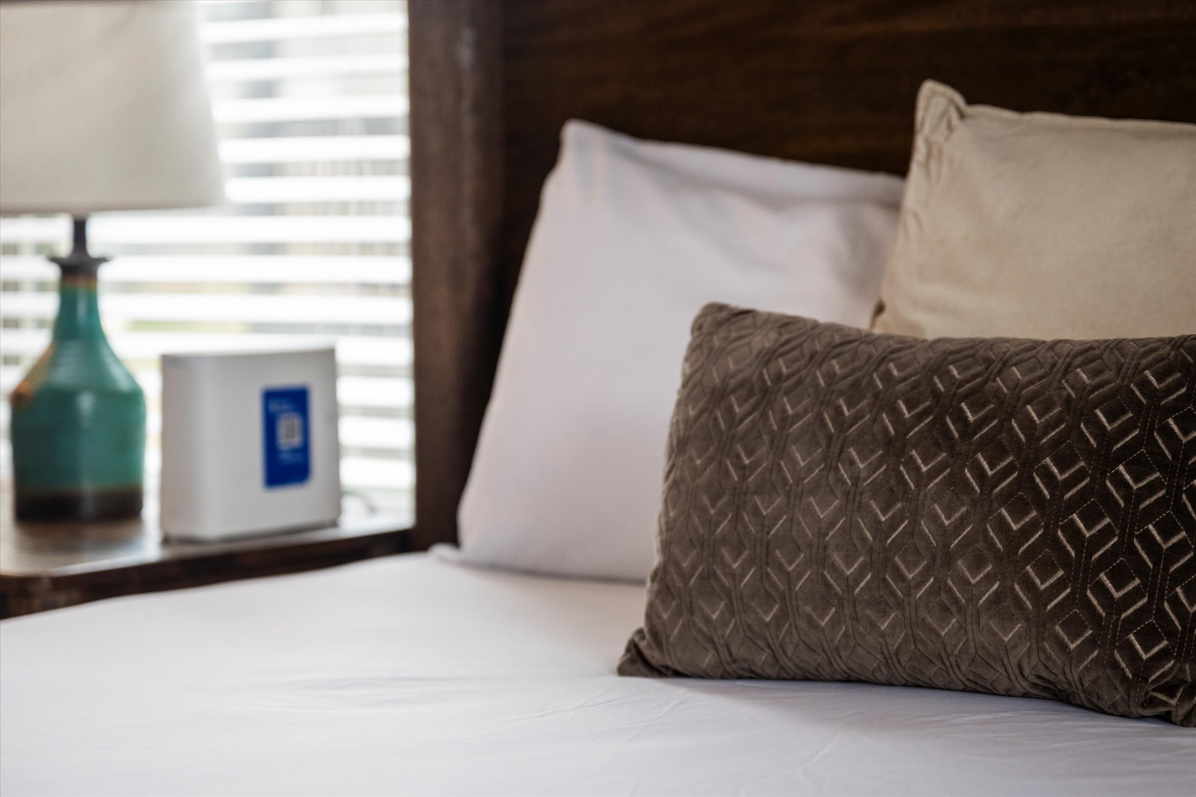 Serene cabin w/ pool, hot tub & game room