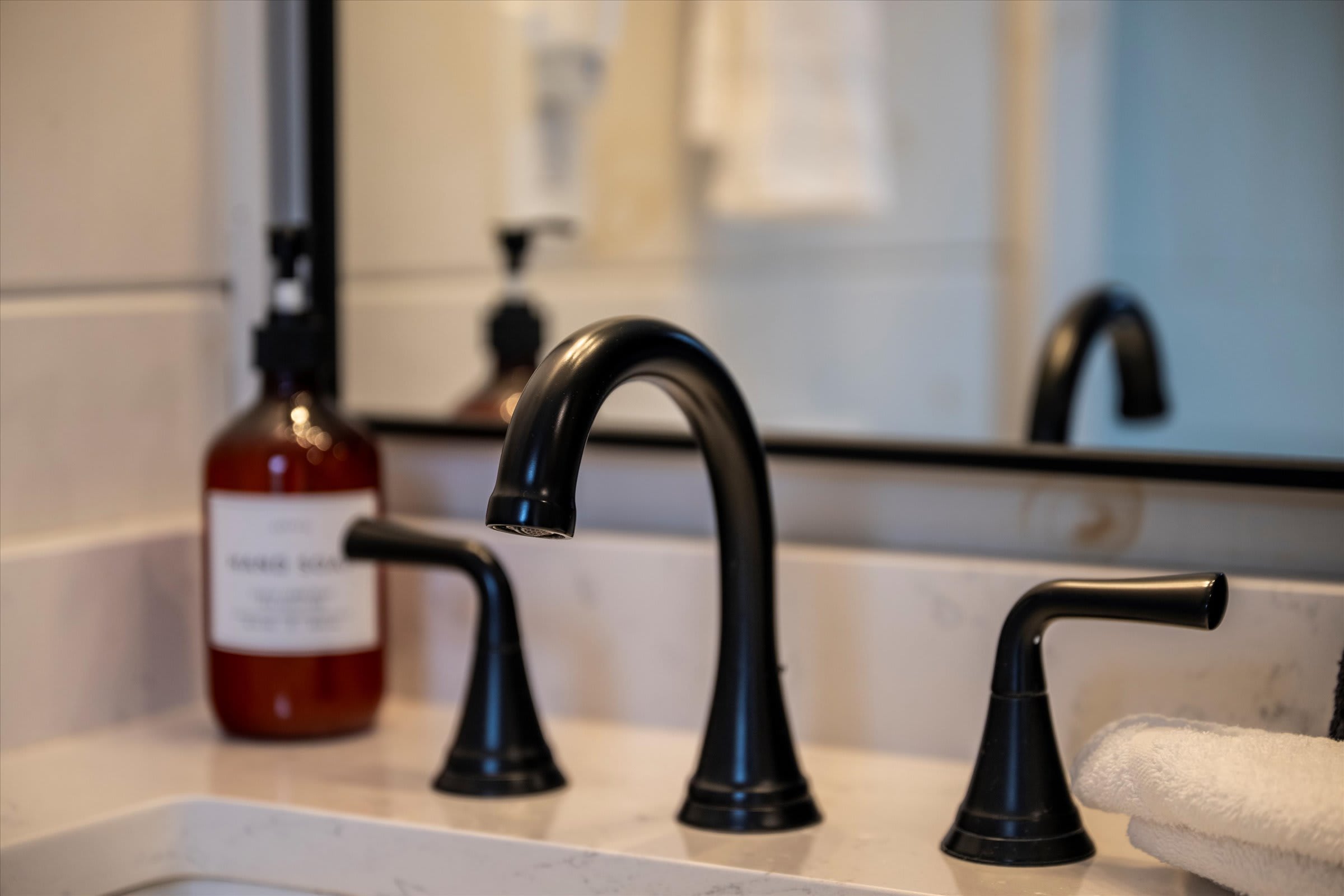 Serene cabin w/ pool, hot tub & game room