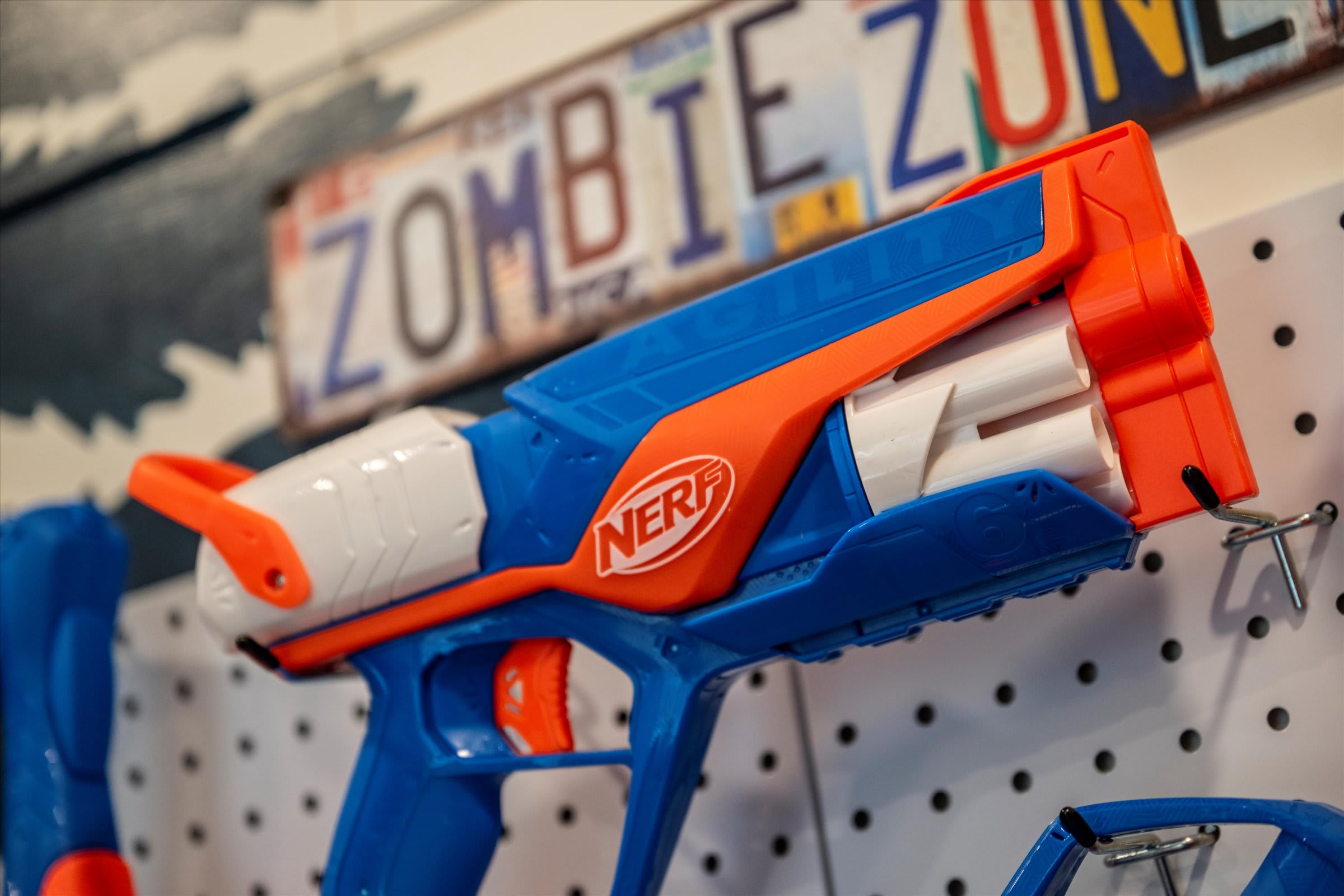 Serene cabin w/ pool, hot tub & game room