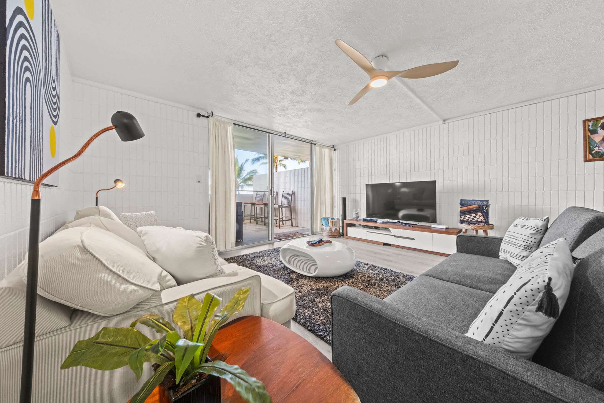 Modern Beachfront Condo — Hauula, HI — vacation rental