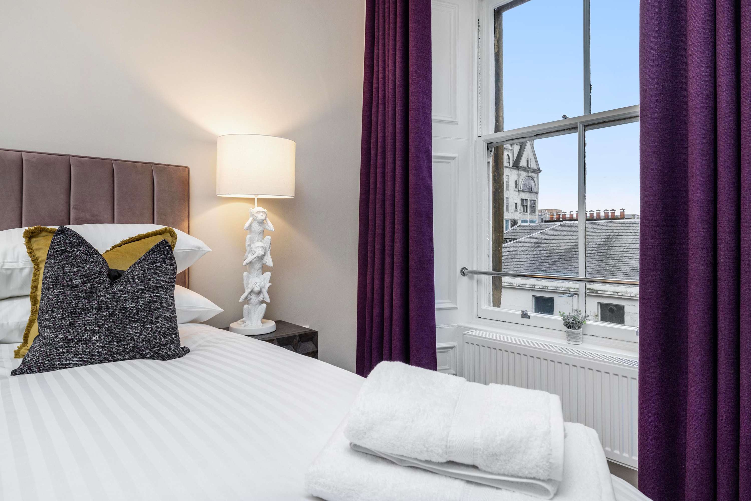 View Luxury City Centre Apartment | Near Hydro & Major Stations in Bath Street 92 G2 2EJ Luxury City Centre Apartment | Near Hydro & Major Stations in Bath Street 92 G2 2EJ - Property image 23 - VivreStays