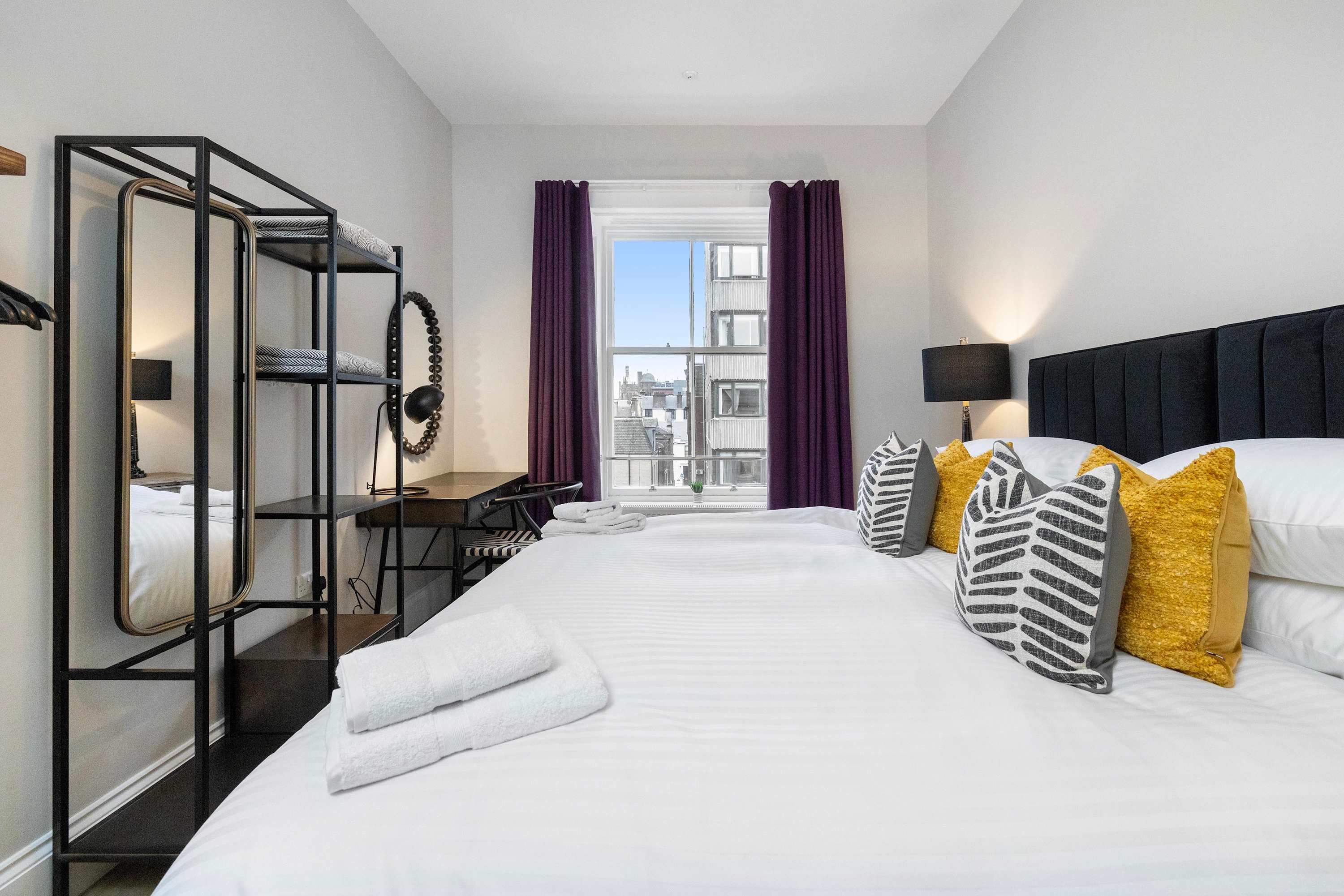 View Luxury City Centre Apartment | Near Hydro & Major Stations in Bath Street 92 G2 2EJ Luxury City Centre Apartment | Near Hydro & Major Stations in Bath Street 92 G2 2EJ - Property image 18 - VivreStays
