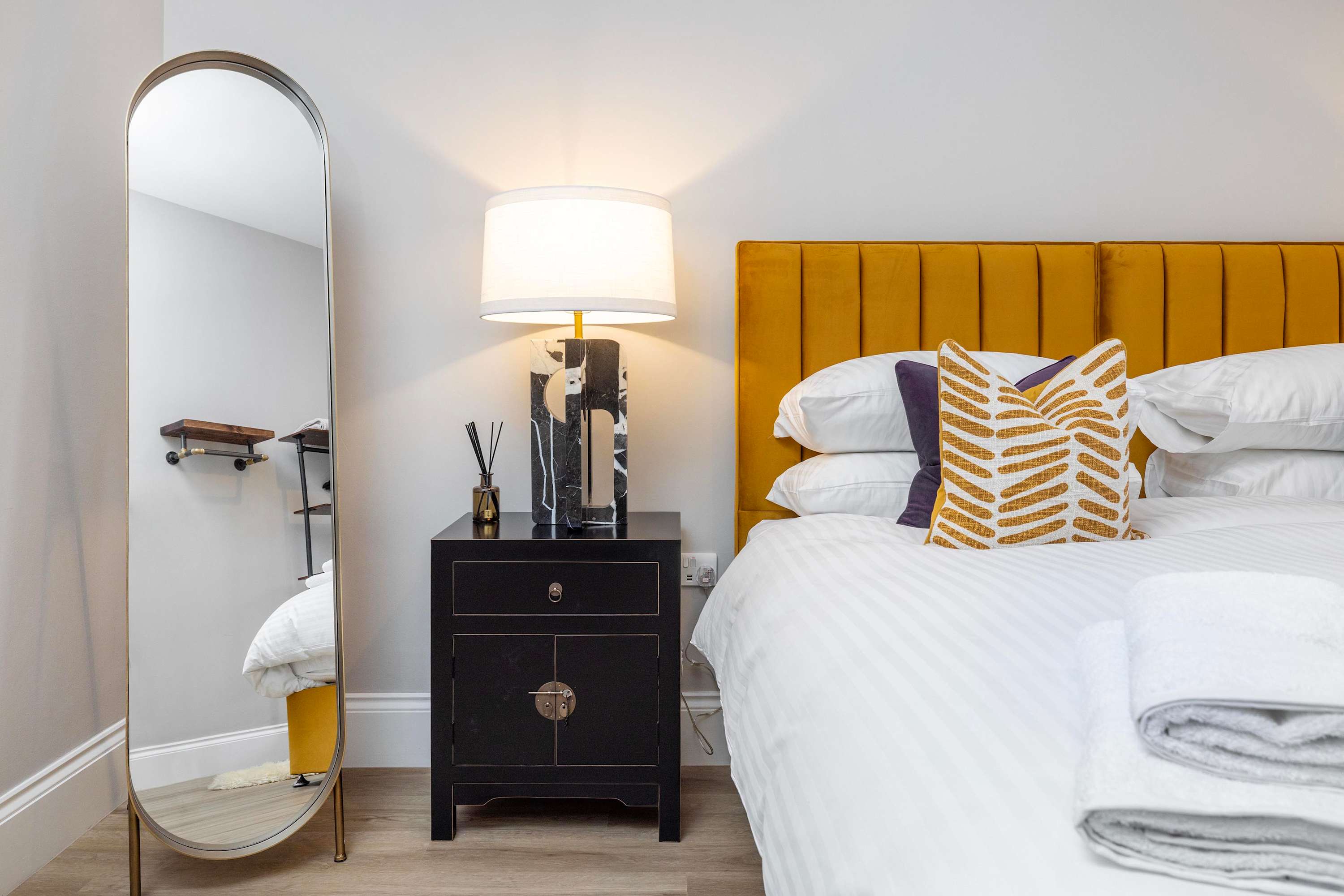 View Luxury City Centre Apartment | Near Hydro & Major Stations in Bath Street 92 G2 2EJ Luxury City Centre Apartment | Near Hydro & Major Stations in Bath Street 92 G2 2EJ - Property image 19 - VivreStays