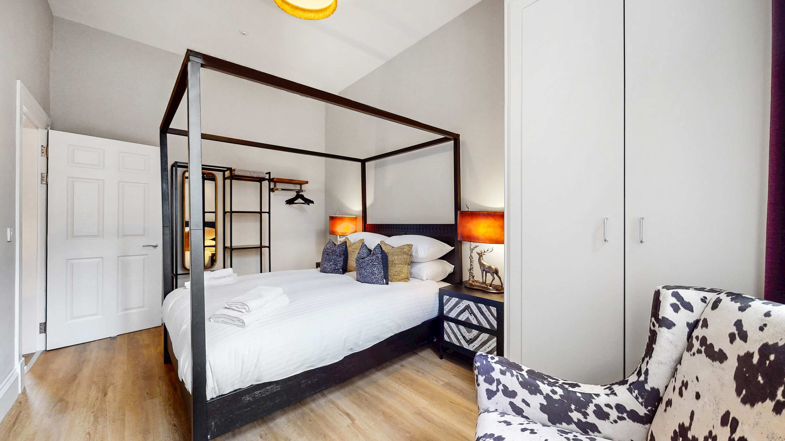 View Luxury City Centre Apartment | Near Hydro & Major Stations in Bath Street 92 G2 2EJ Luxury City Centre Apartment | Near Hydro & Major Stations in Bath Street 92 G2 2EJ - Property image 24 - VivreStays