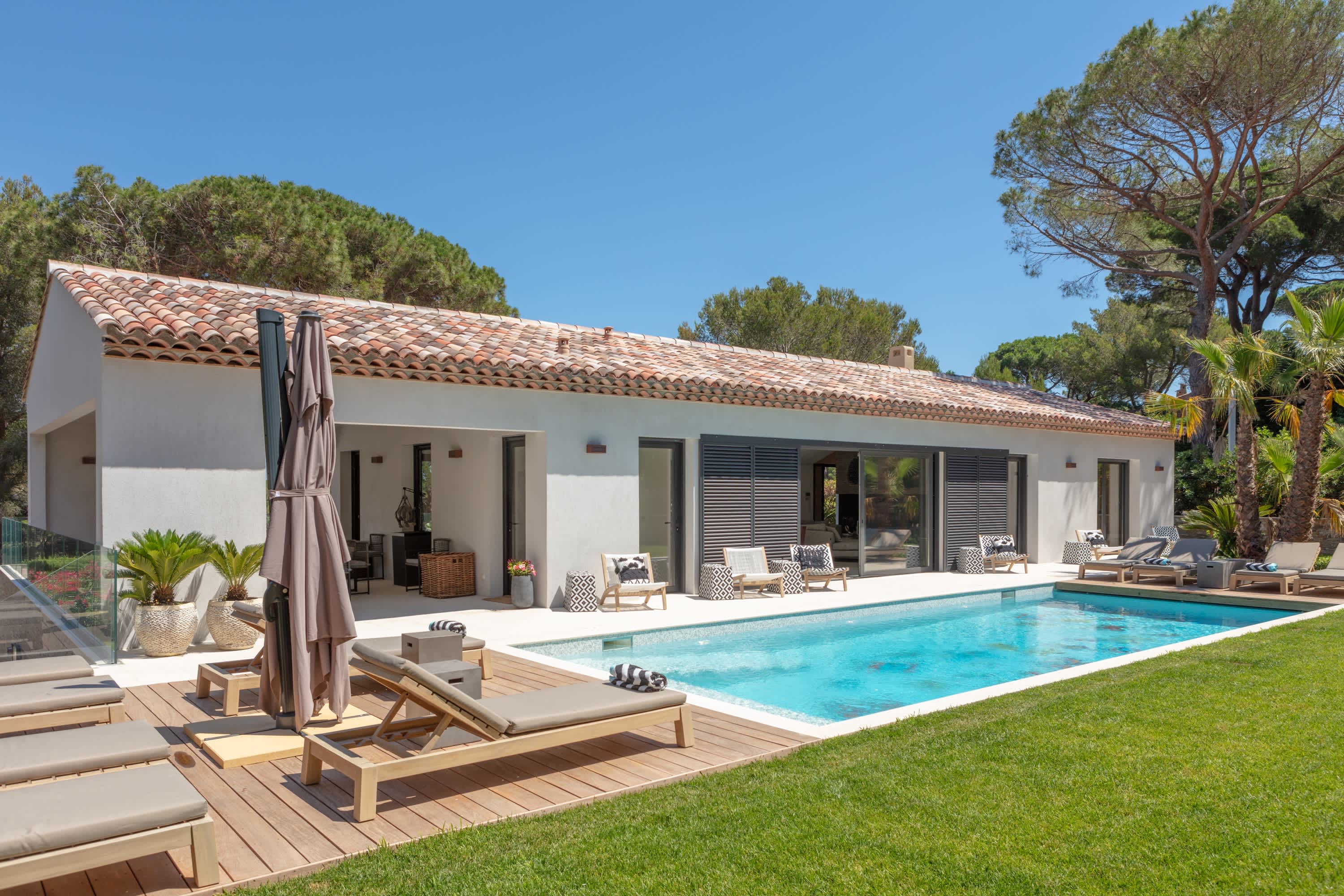 Maison 6 pièces 220 m² · à Valderiès · 220 m² · 1 875 €/mois