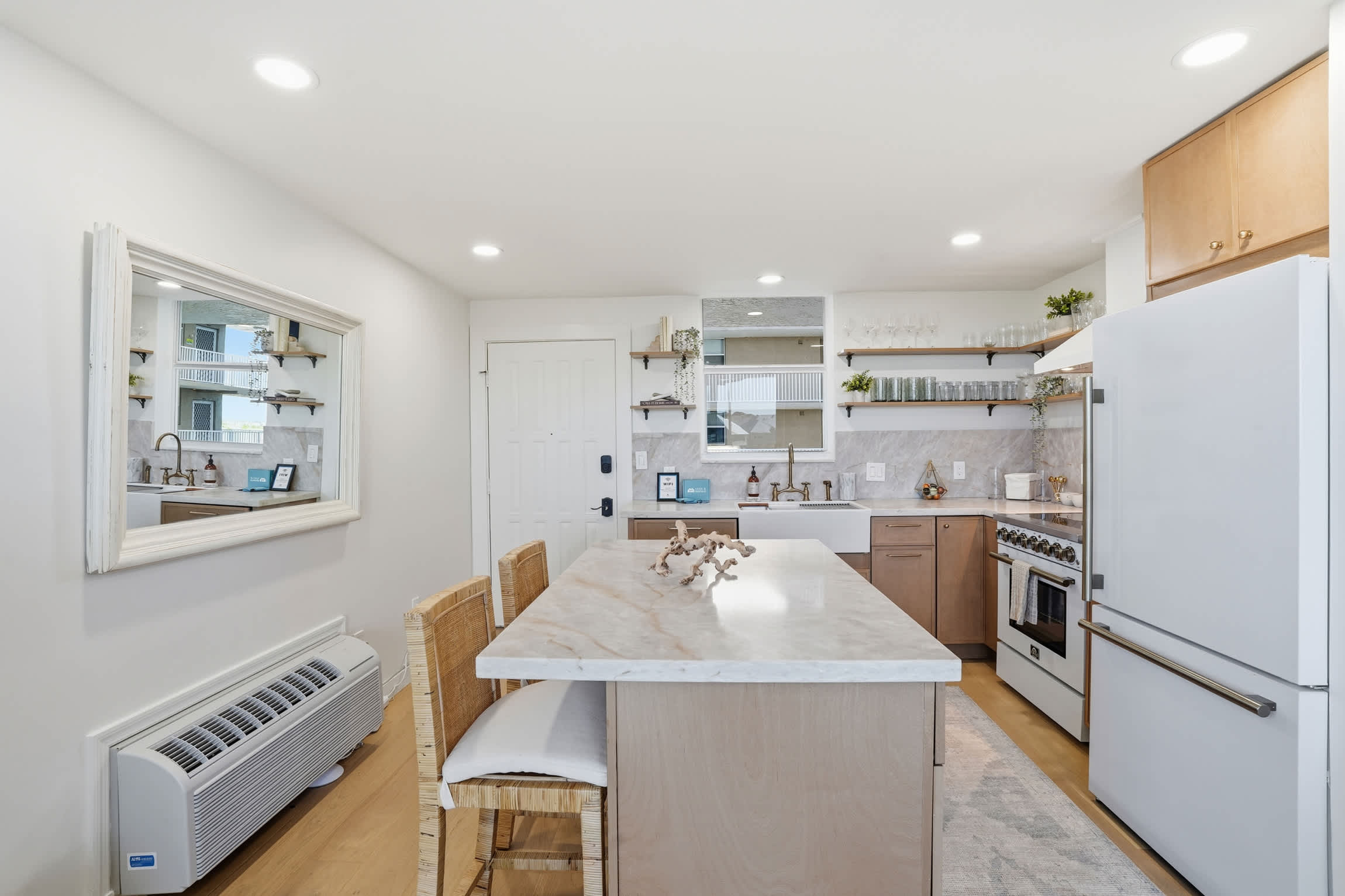 Luxury Gulf View Condo Walk to Bonita Beach | Photo 14