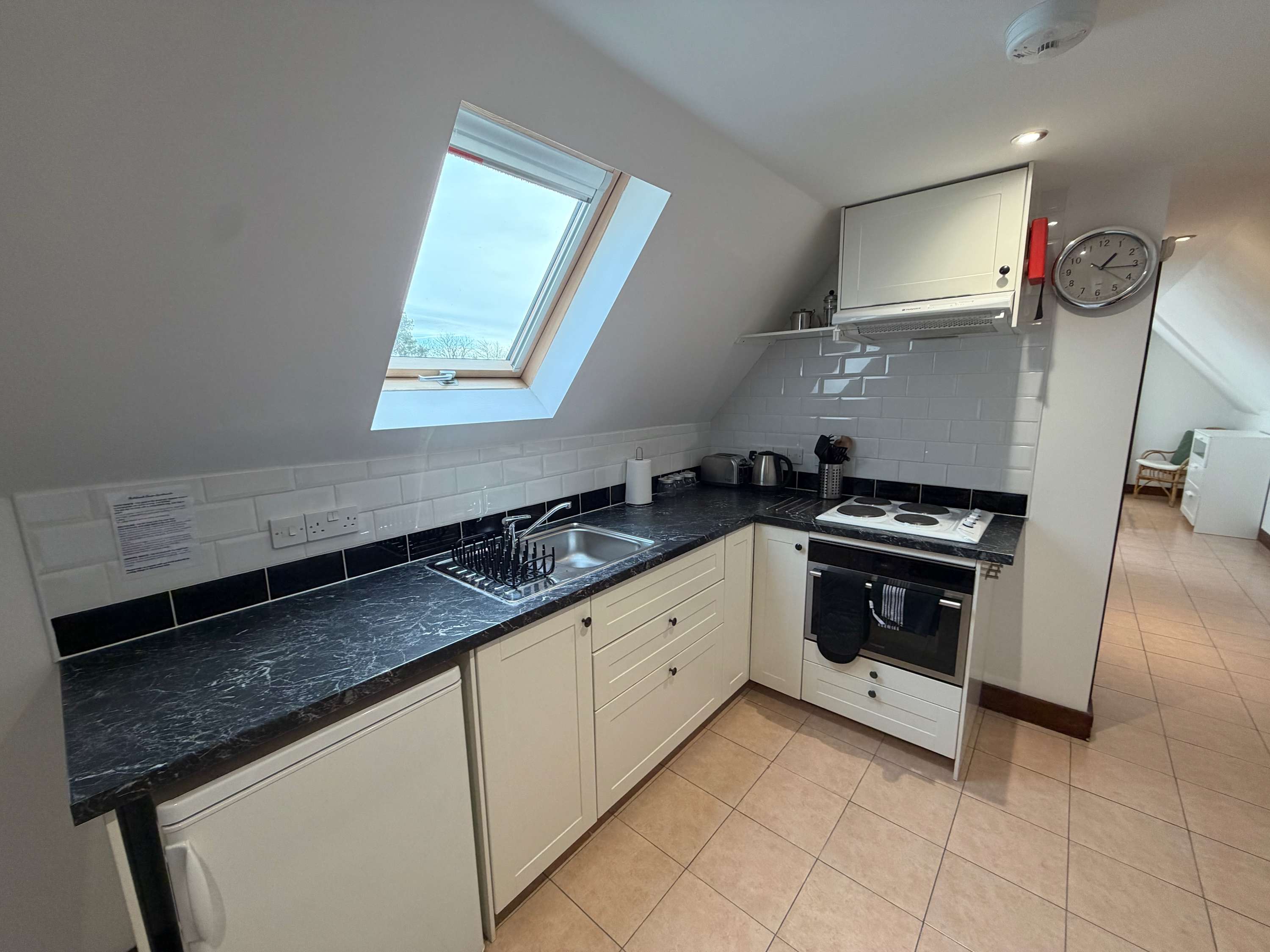 View Millbrook House Apartments 10 - One bedroom open plan first floor apartment next to Milton Park in High Street OX14 4EL Millbrook House Apartments 10 - One bedroom open plan first floor apartment next to Milton Park in High Street OX14 4EL - Property image 22 - VivreStays