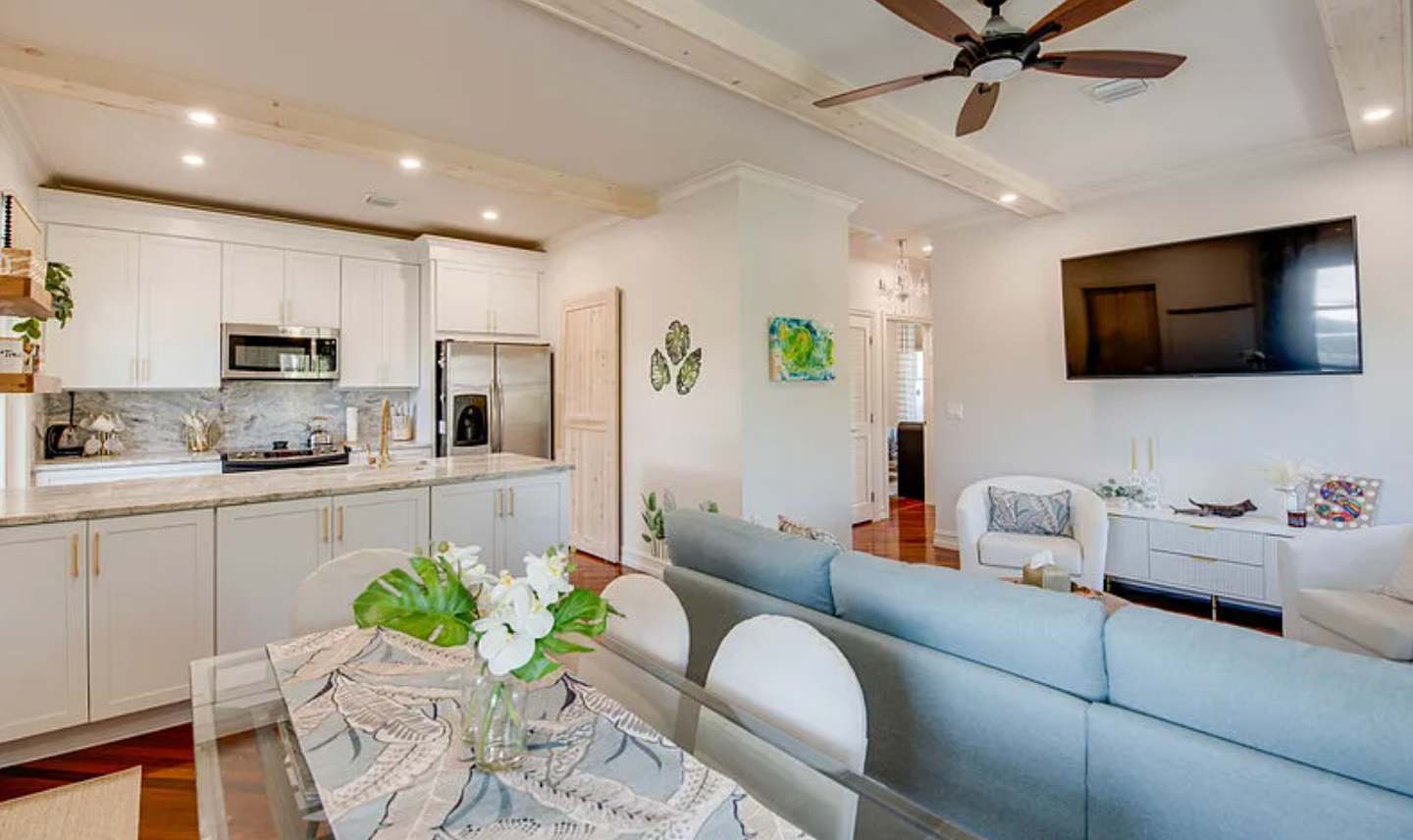 Under the Palms - Relaxing Condo, Shared Pool & Parking — Key West, FL — vacation rental