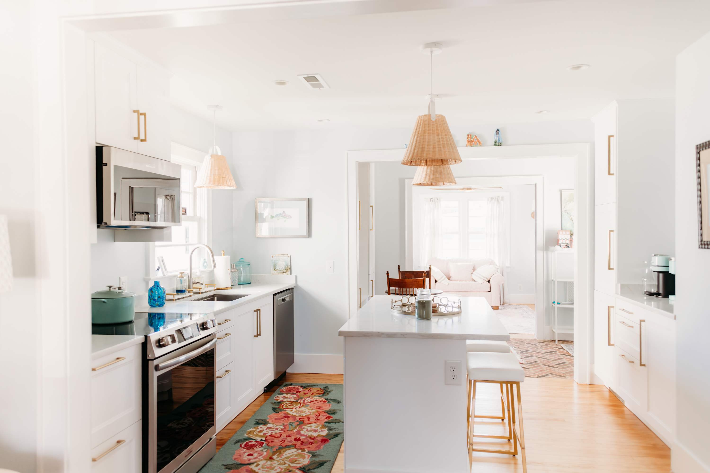 Coastal Getaway Steps from Beach | Queen’s Cottage