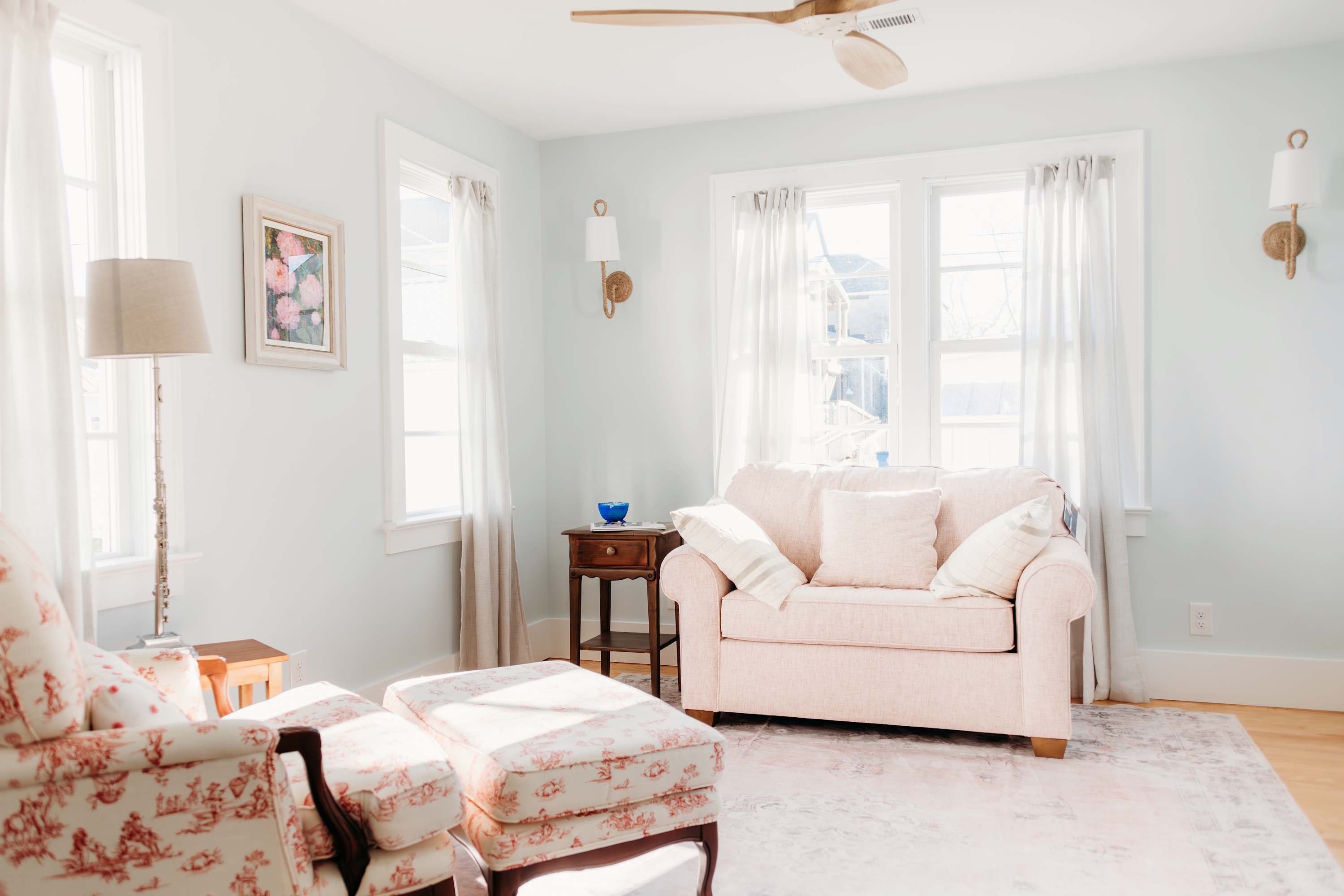 Coastal Getaway Steps from Beach | Queen’s Cottage