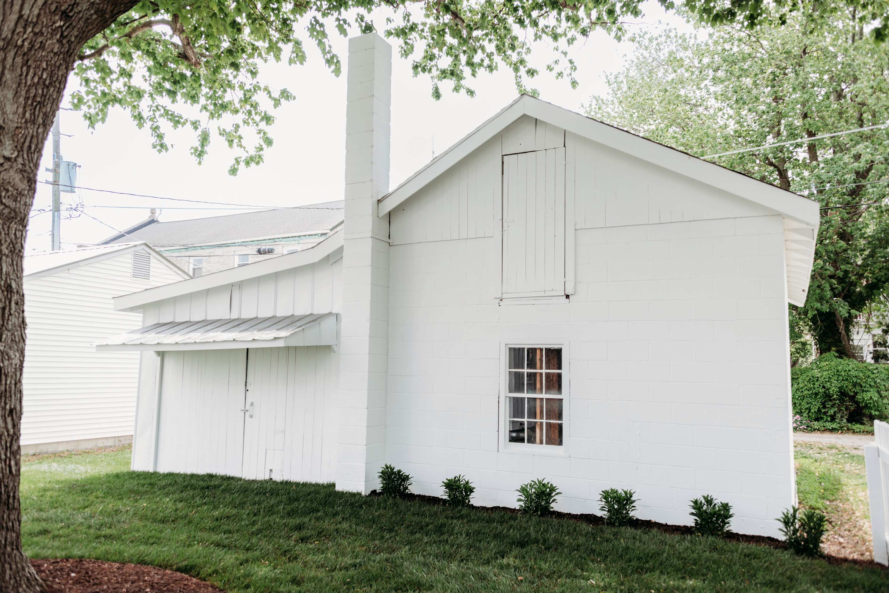 Coastal Getaway Steps from Beach | Queen’s Cottage