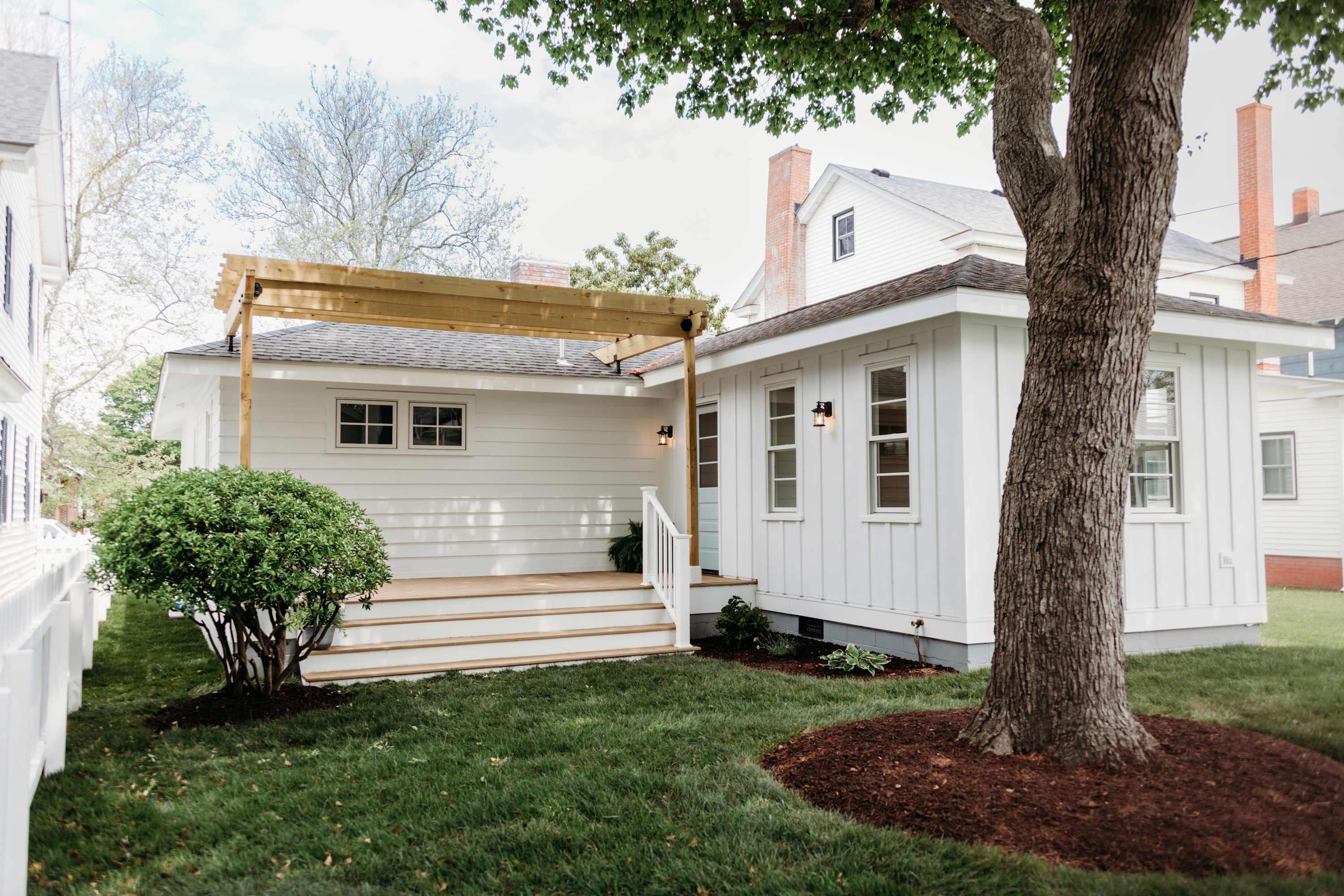 Coastal Getaway Steps from Beach | Queen’s Cottage