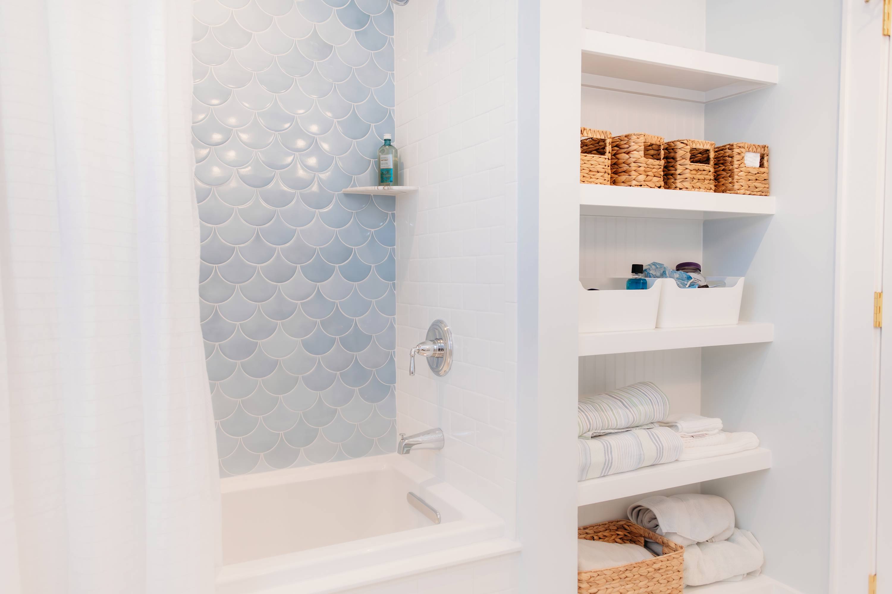 Coastal Getaway Steps from Beach | Queen’s Cottage