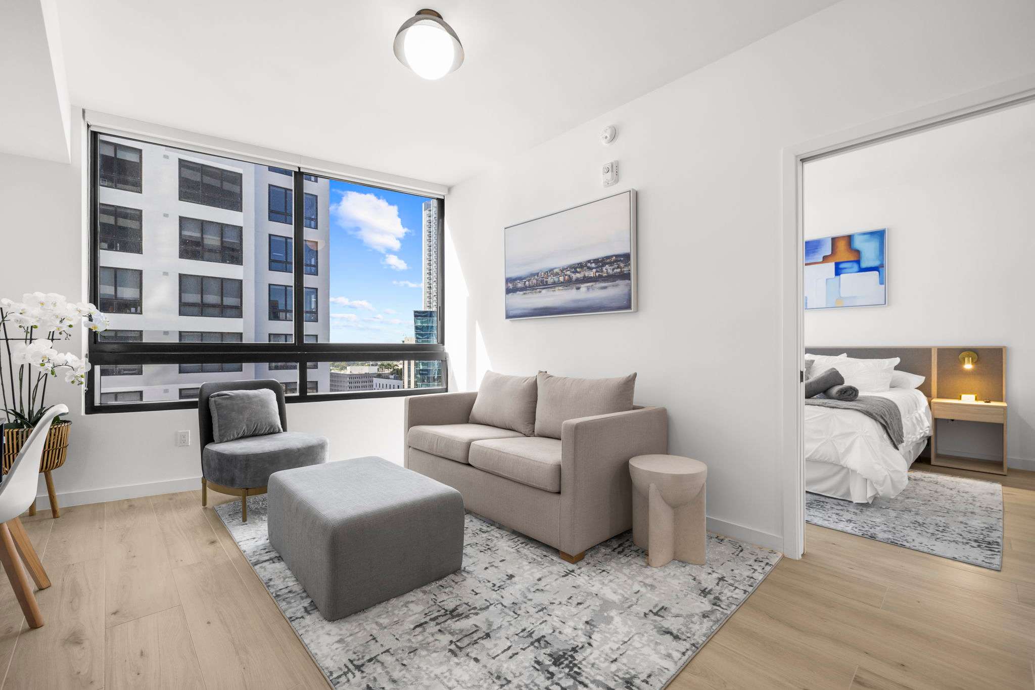 High-End Downtown Miami Condo | Pool & Gym Access
