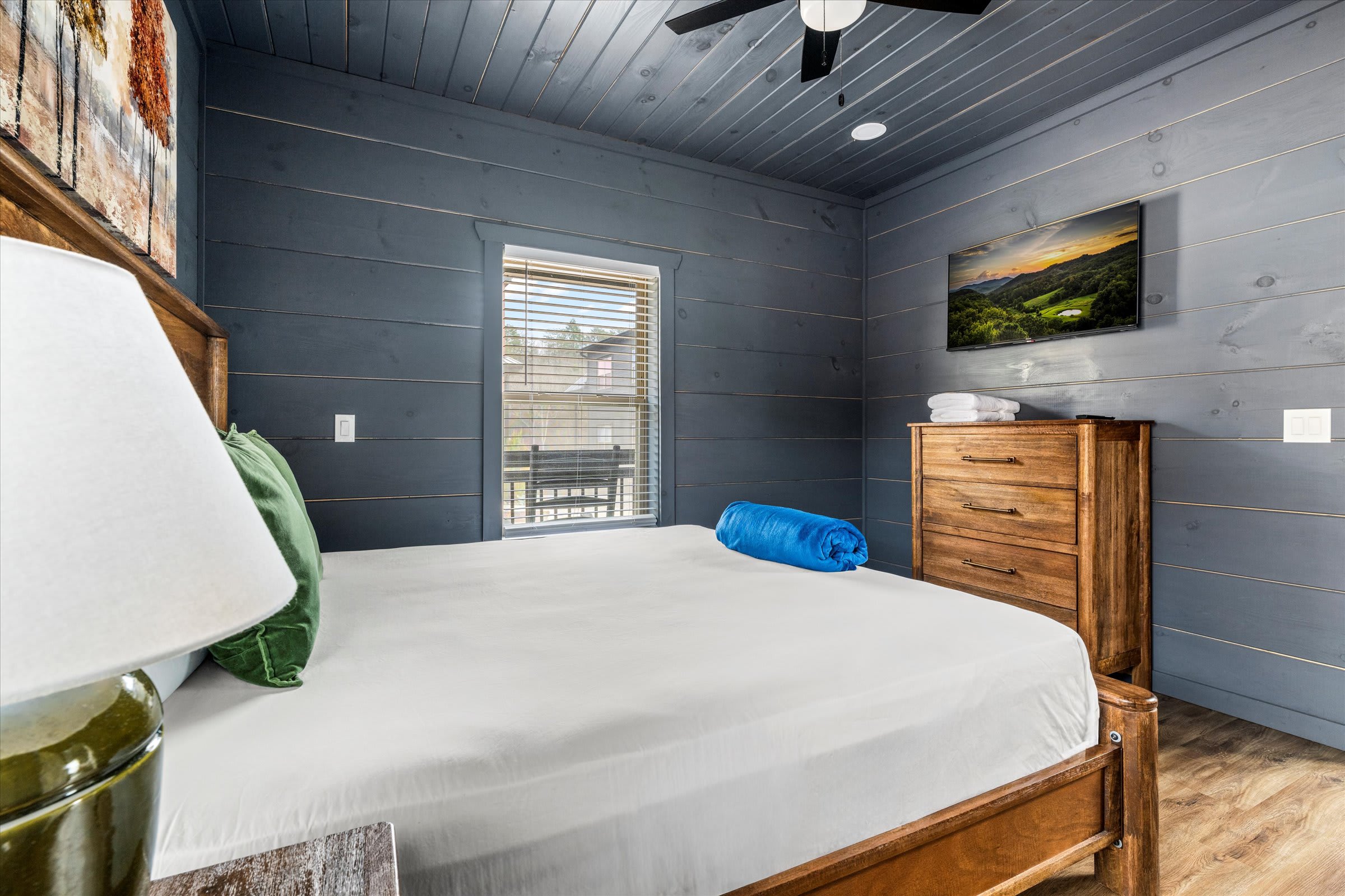 Cozy cabin w/ game room & indoor pool