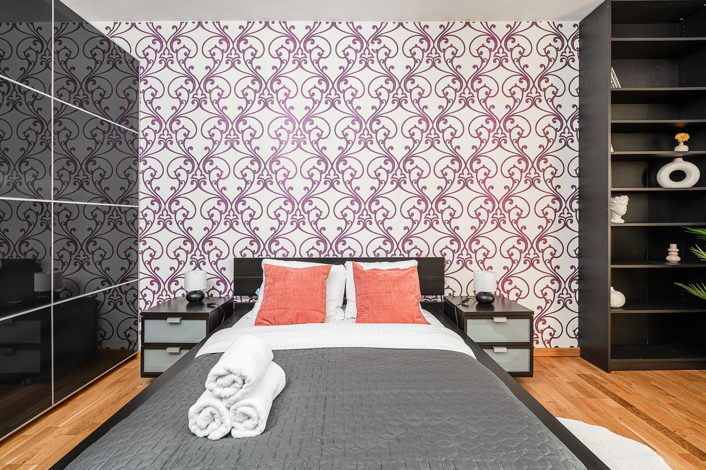 Lumina airy apartment with balcony