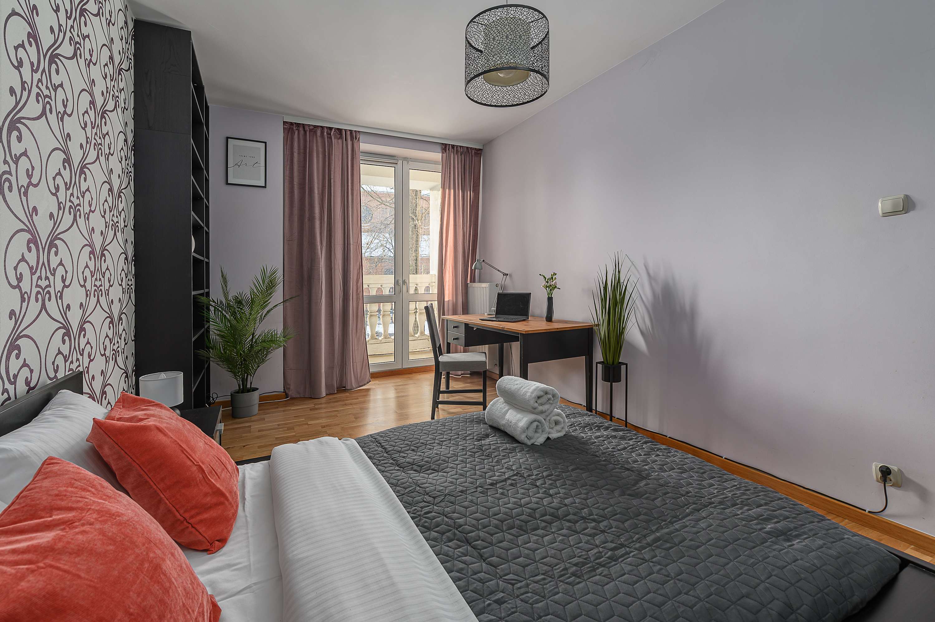 Lumina airy apartment with balcony