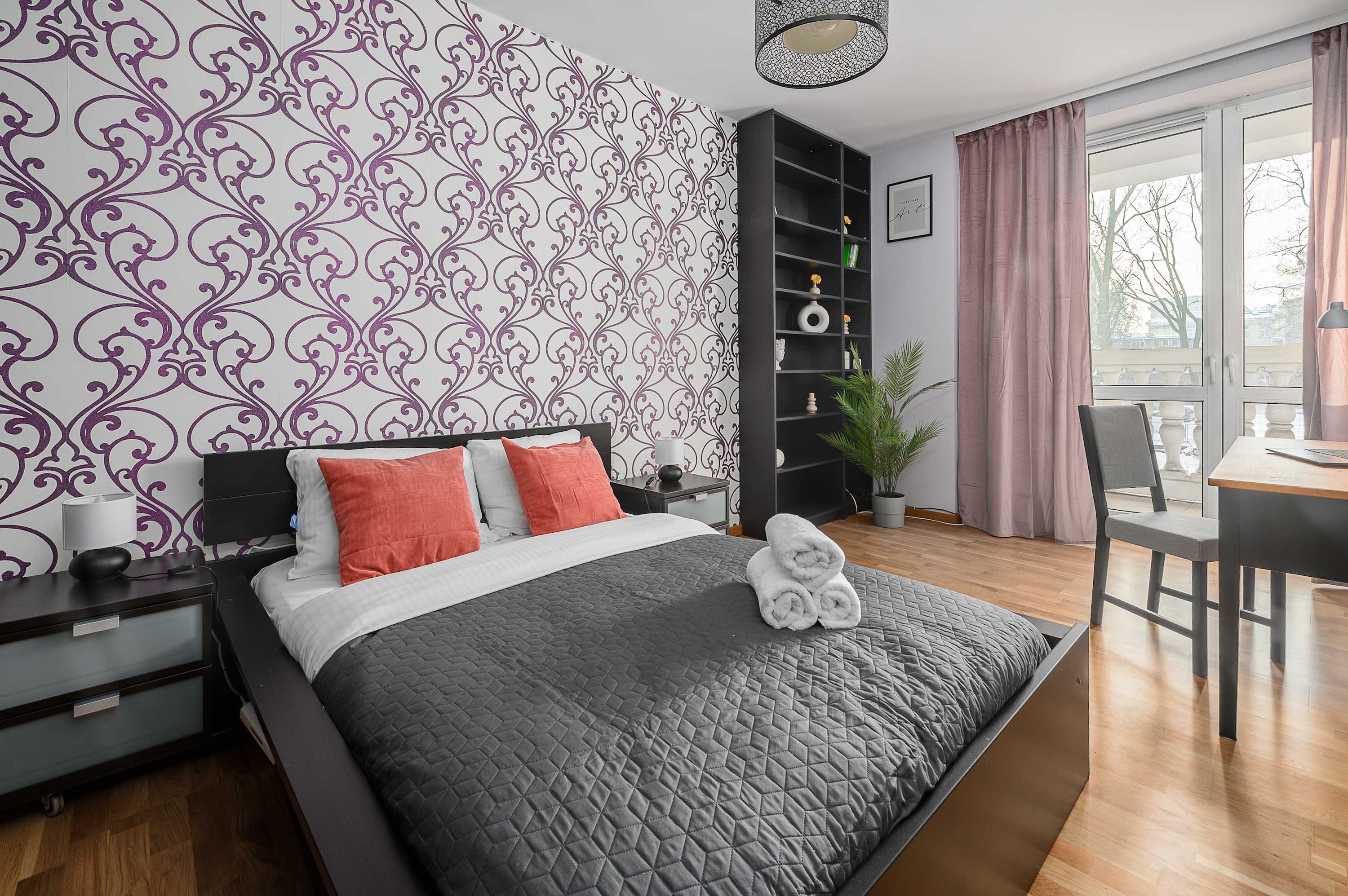 Lumina airy apartment with balcony
