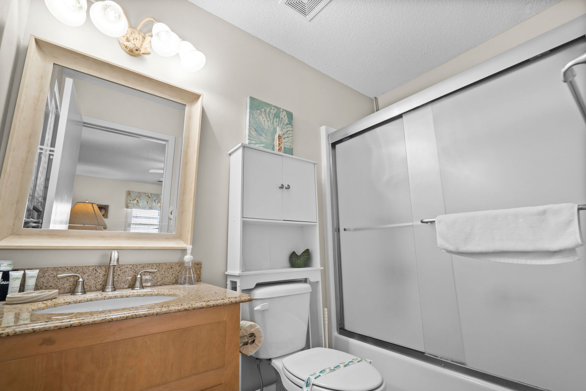 Guest Cottages 55G Short Walk to Ocean | Photo 15