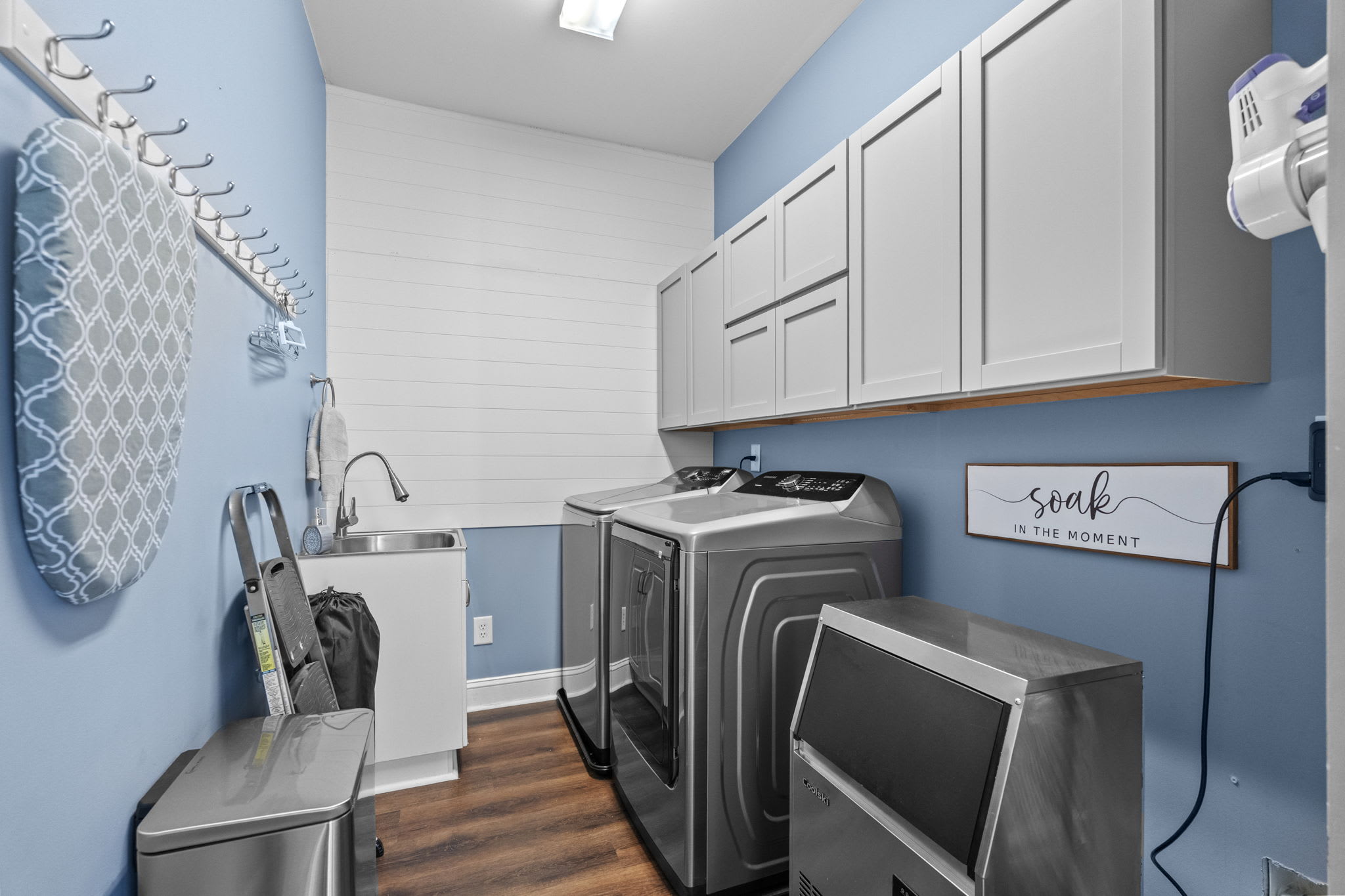 Private washer/dryer